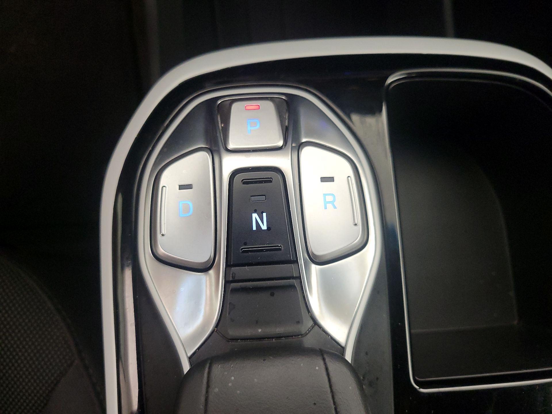 Thumbnail: 2019 Hyundai Ioniq - 17
