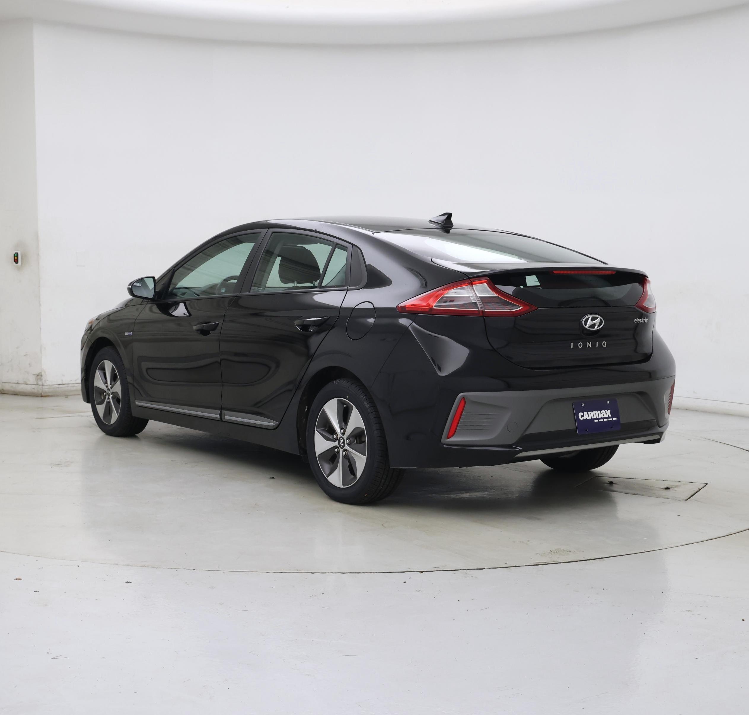 Thumbnail: 2019 Hyundai Ioniq - 2