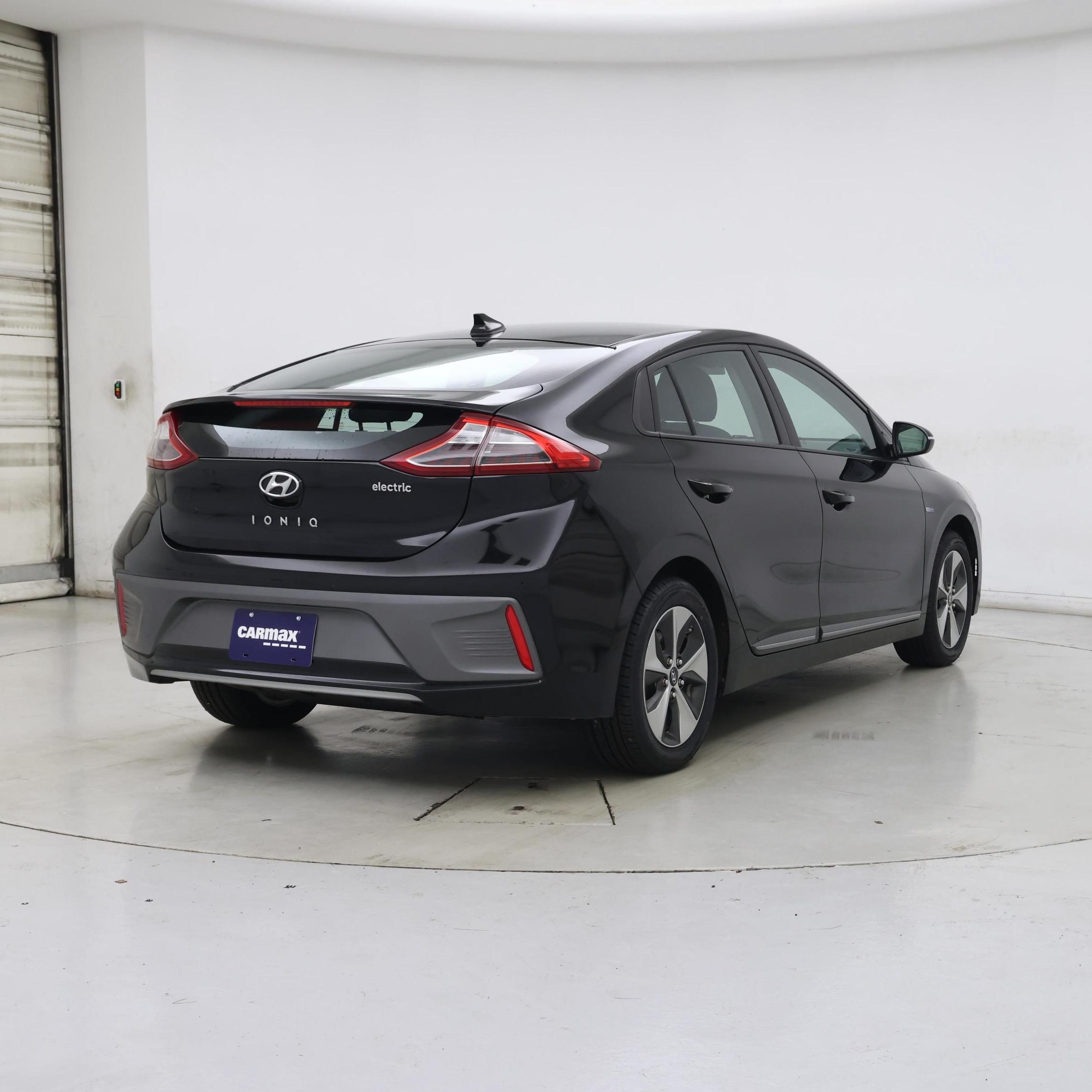 Thumbnail: 2019 Hyundai Ioniq - 8