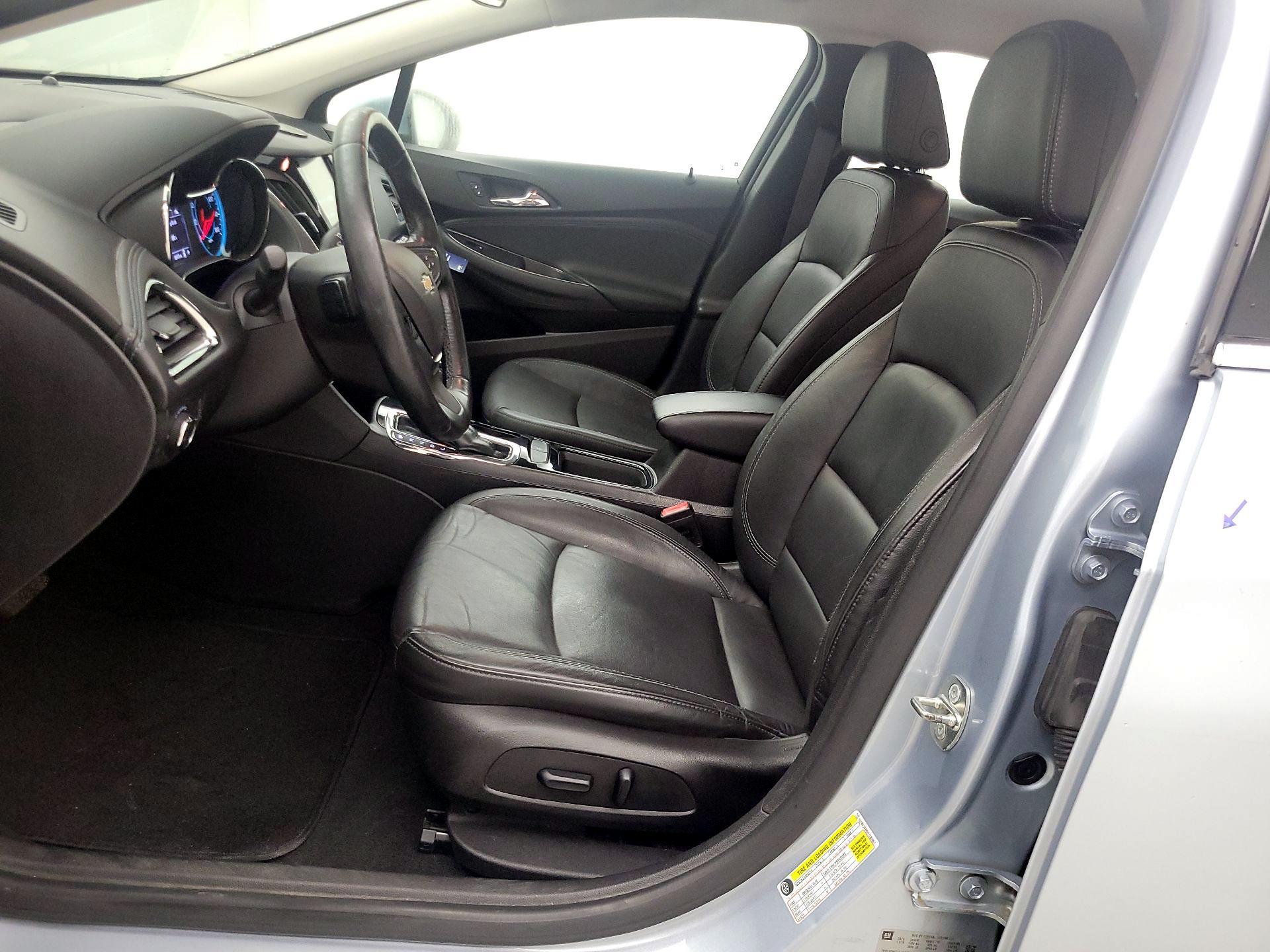 Thumbnail: 2017 Chevrolet Cruze - 11