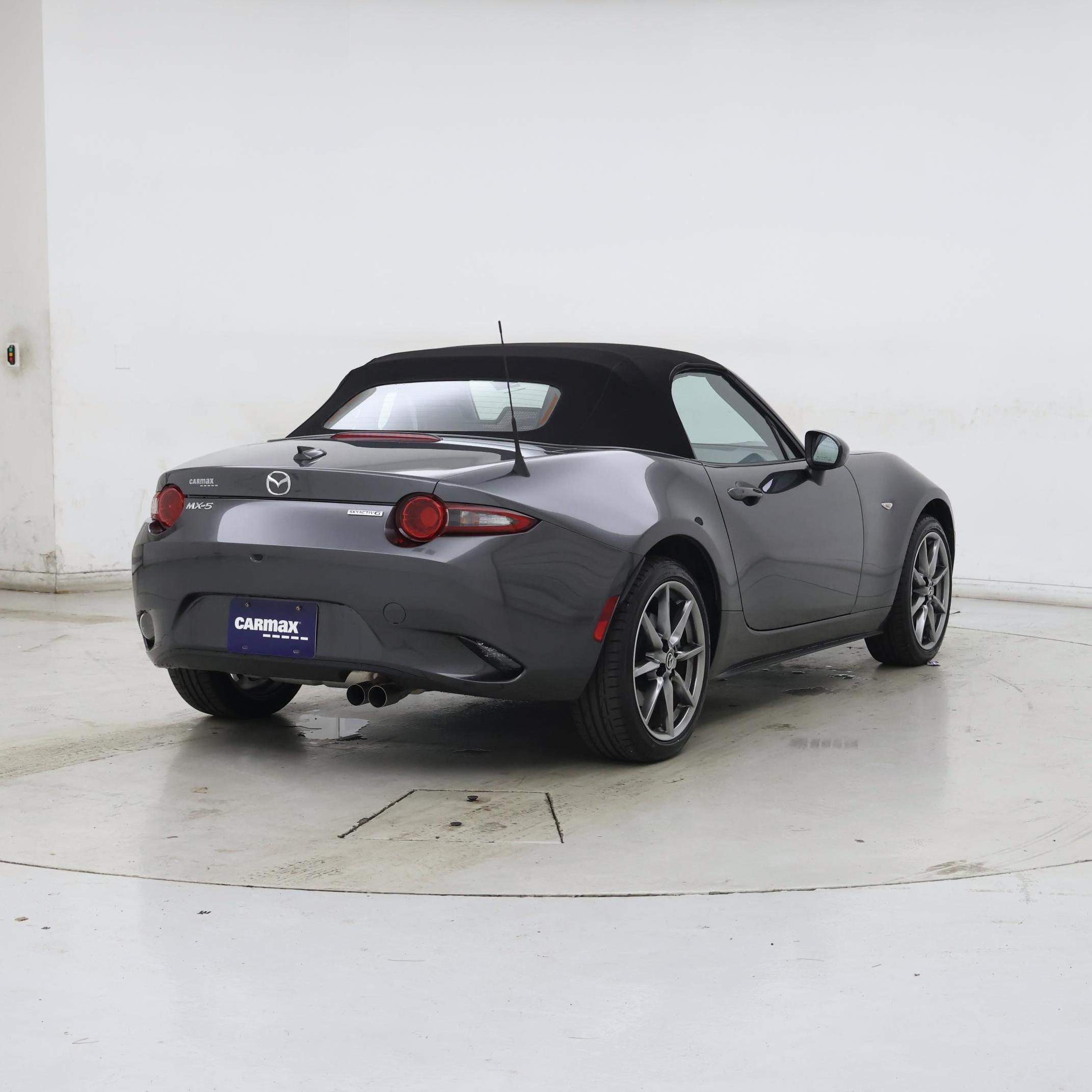 Thumbnail: 2021 Mazda MX-5 Miata - 8