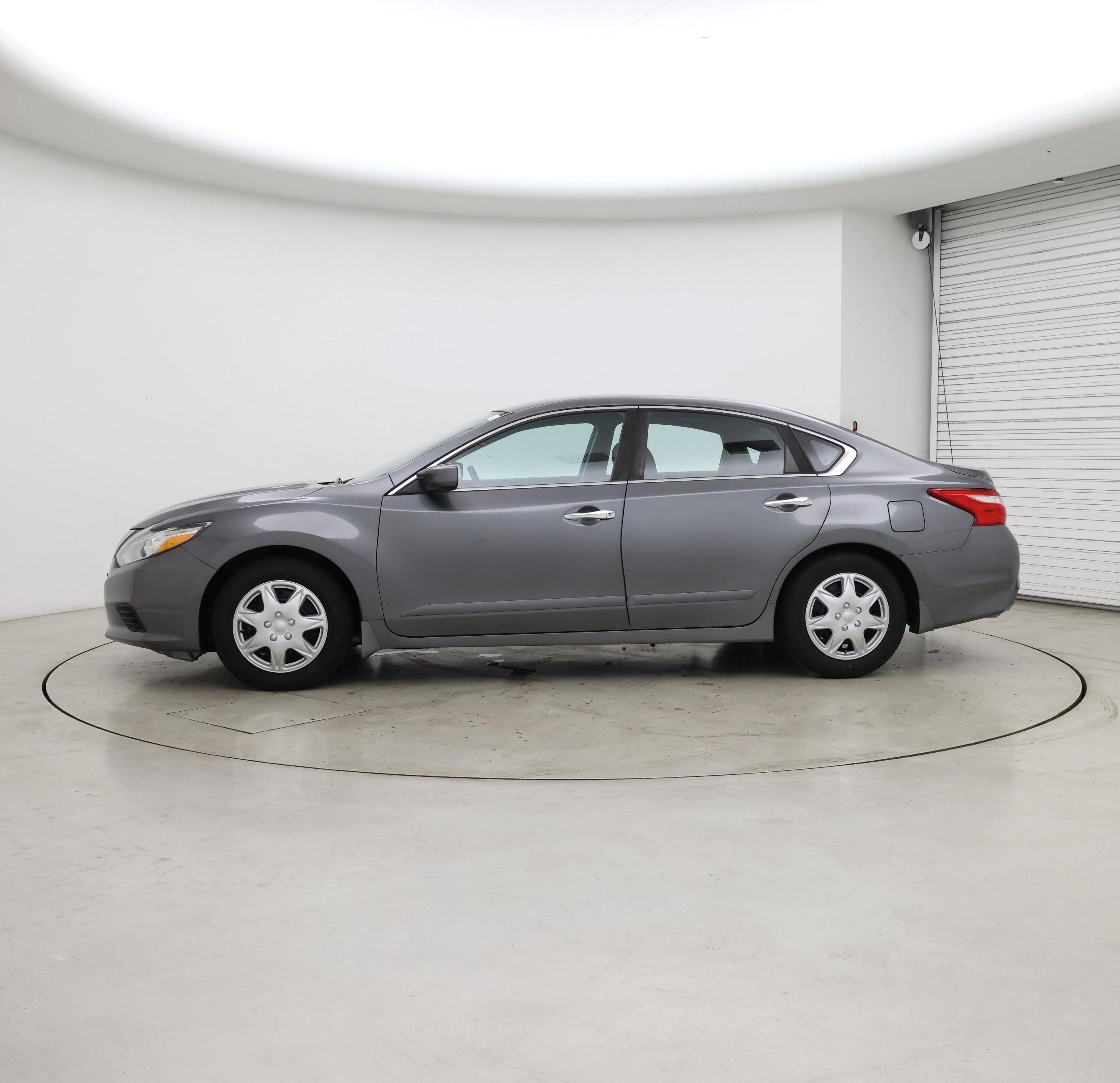 Thumbnail: 2016 Nissan Altima - 3