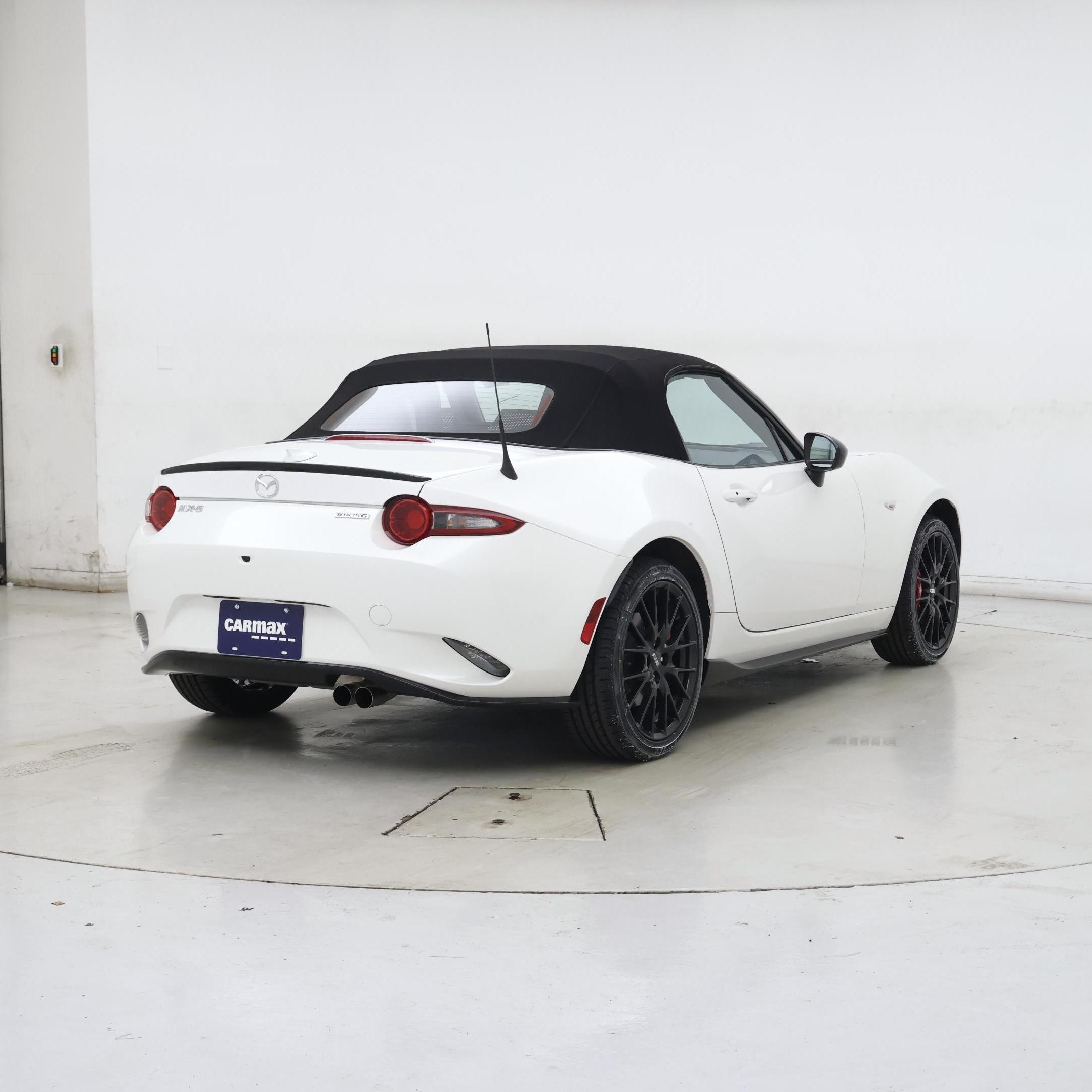 Thumbnail: 2023 Mazda MX-5 Miata - 8