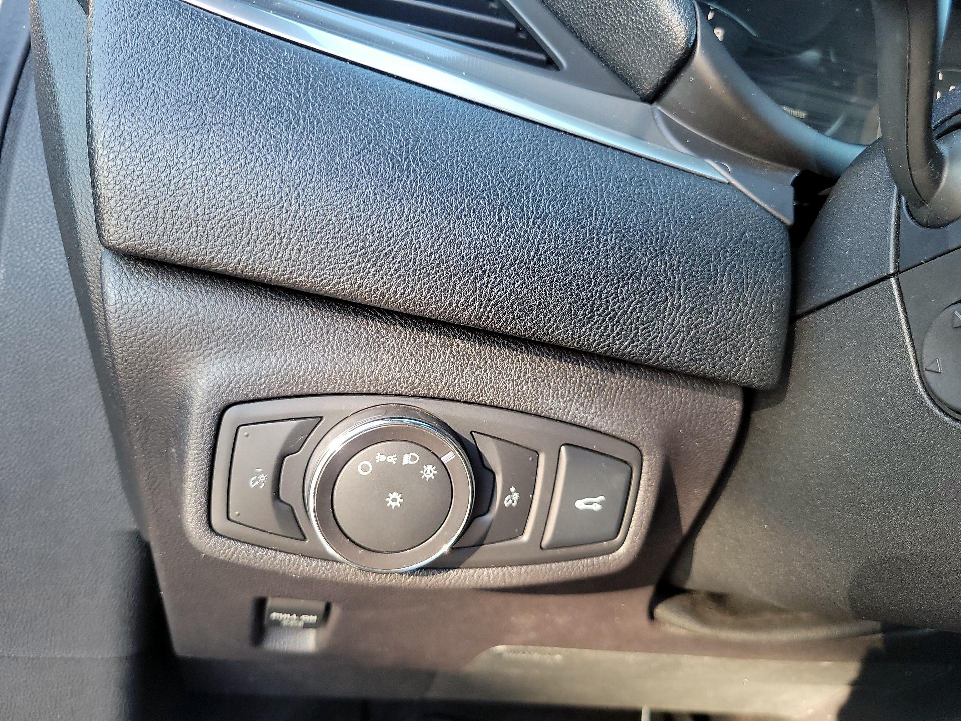 Thumbnail: 2017 Lincoln MKC - 11