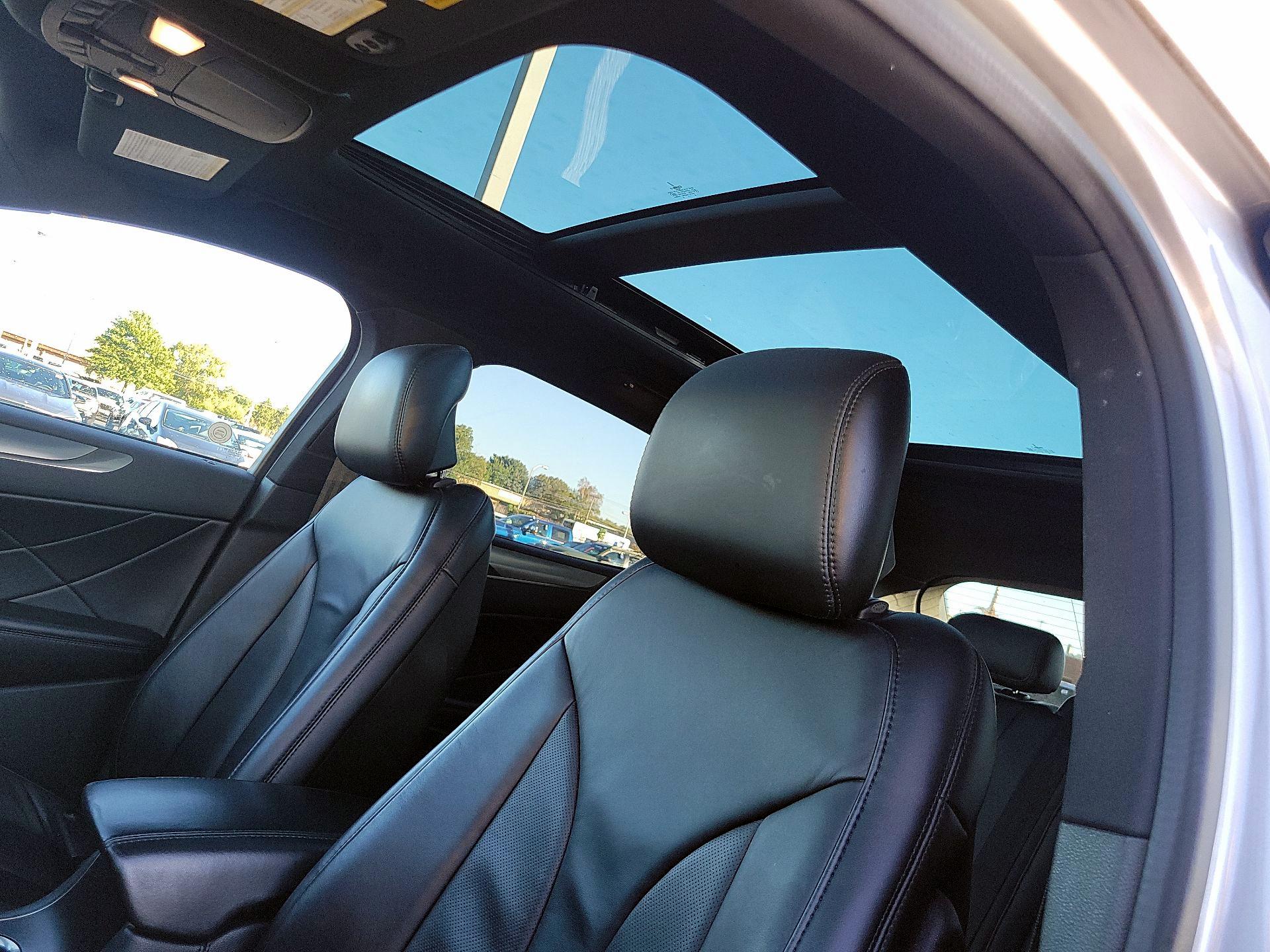 Thumbnail: 2017 Lincoln MKC - 18