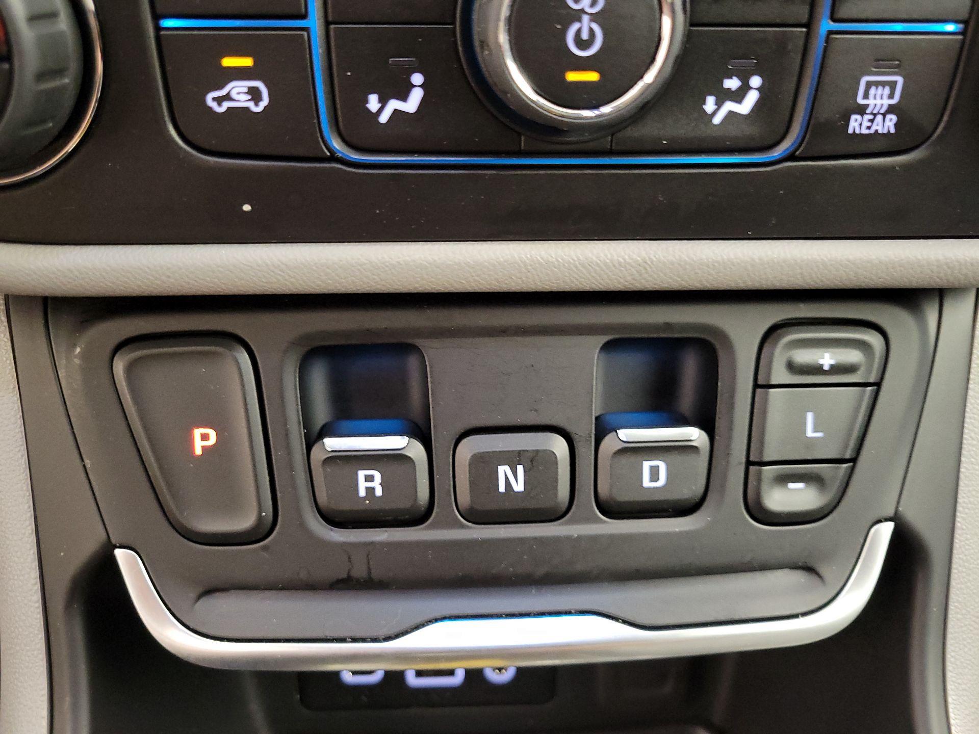 Thumbnail: 2020 GMC Terrain - 17