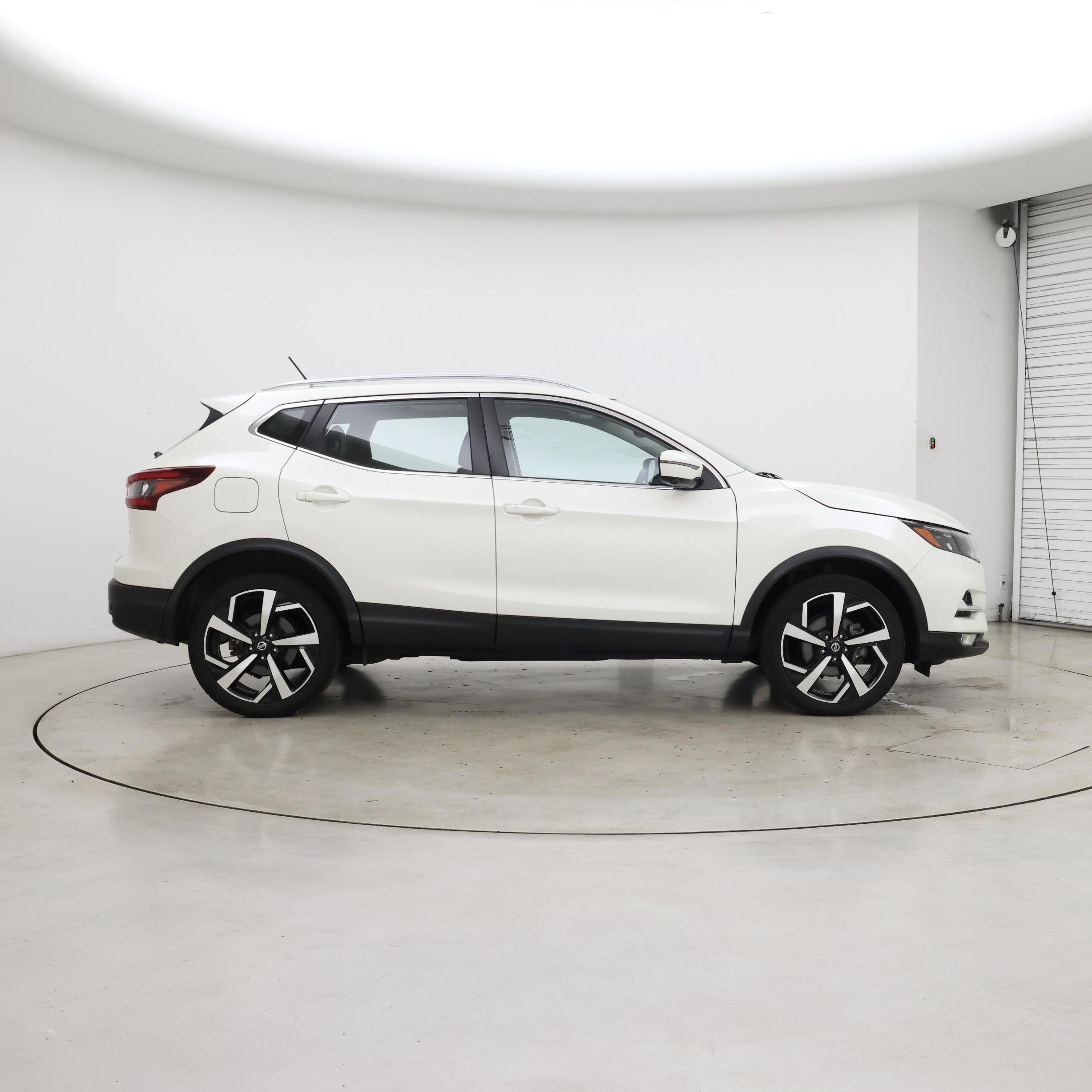 Thumbnail: 2022 Nissan Rogue Sport - 7