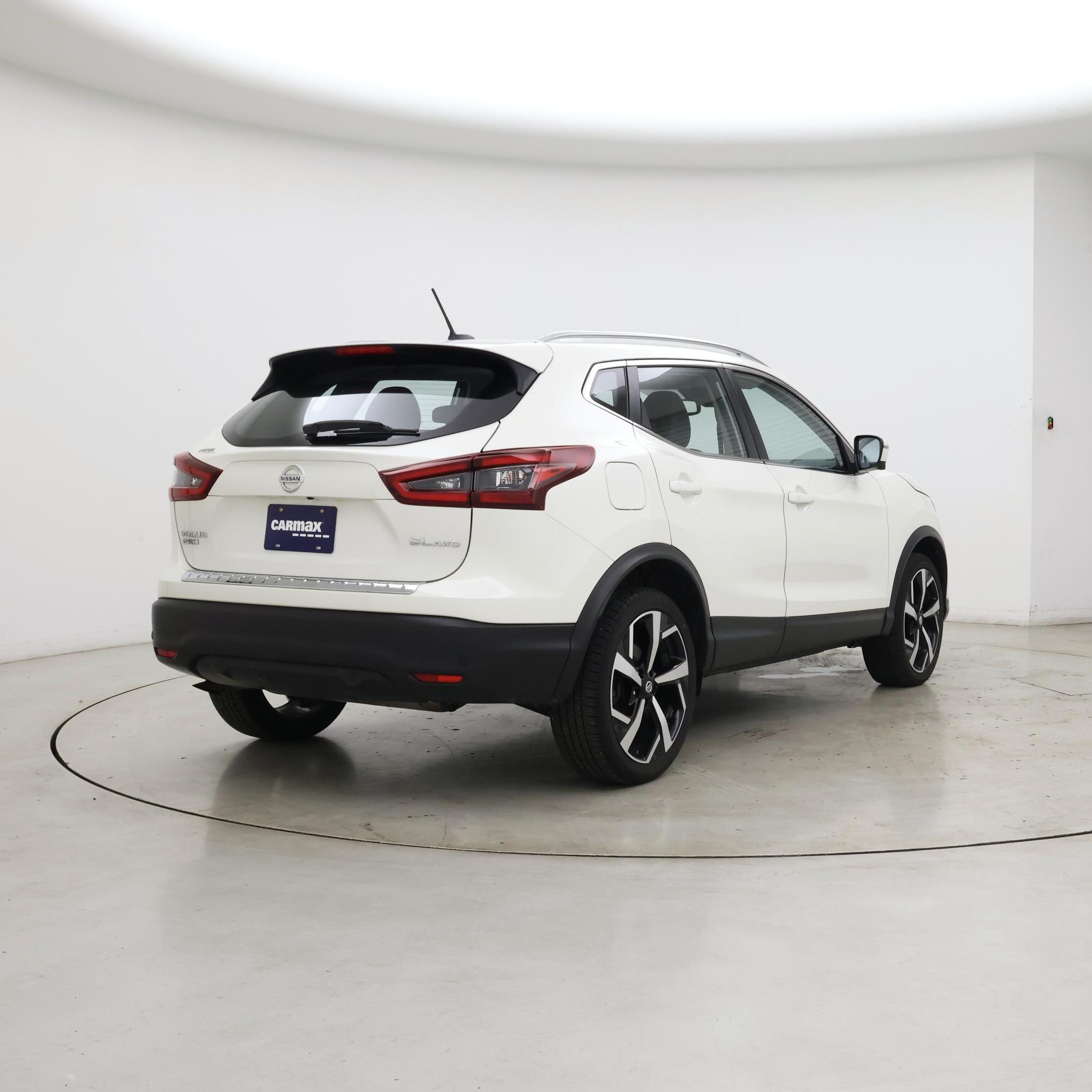 Thumbnail: 2022 Nissan Rogue Sport - 8