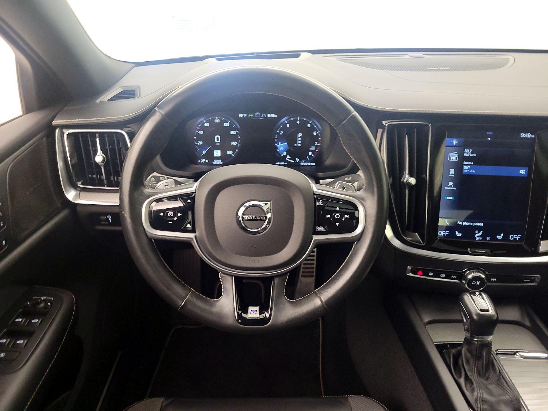 Thumbnail: 2020 Volvo S60 - 10