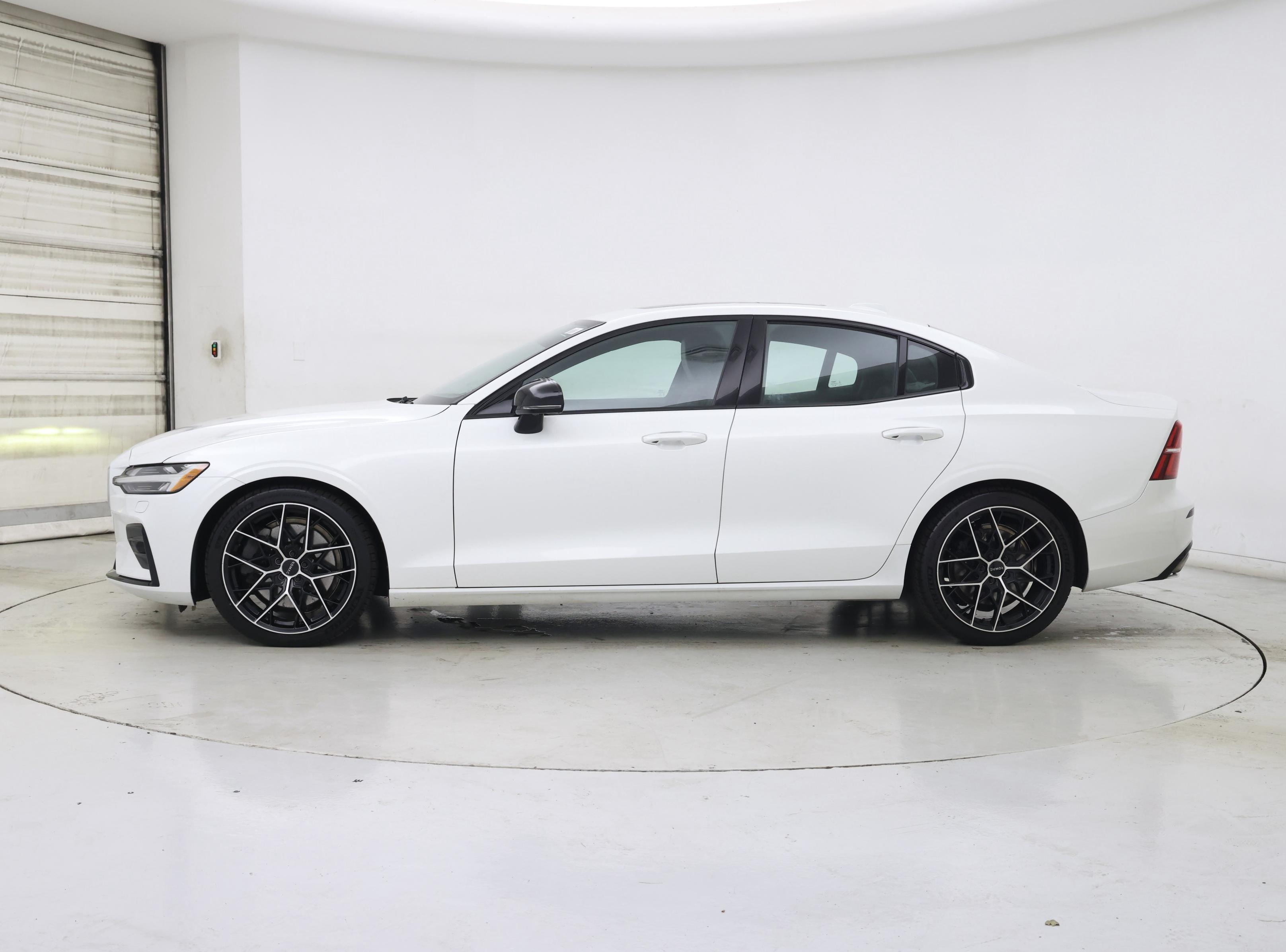 Thumbnail: 2020 Volvo S60 - 3