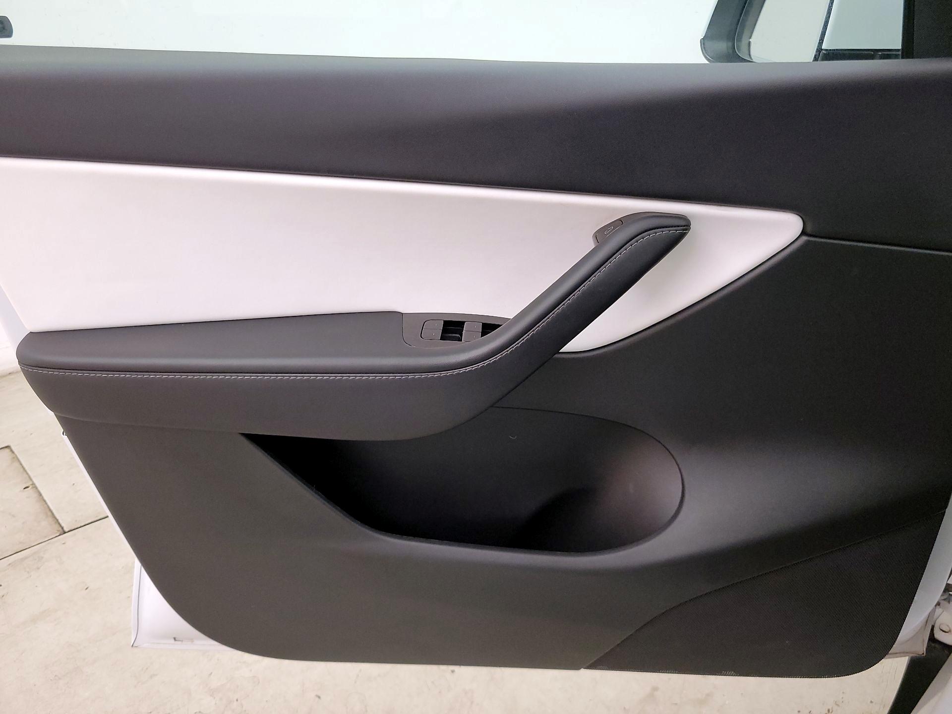 Thumbnail: 2021 Tesla Model Y - 12