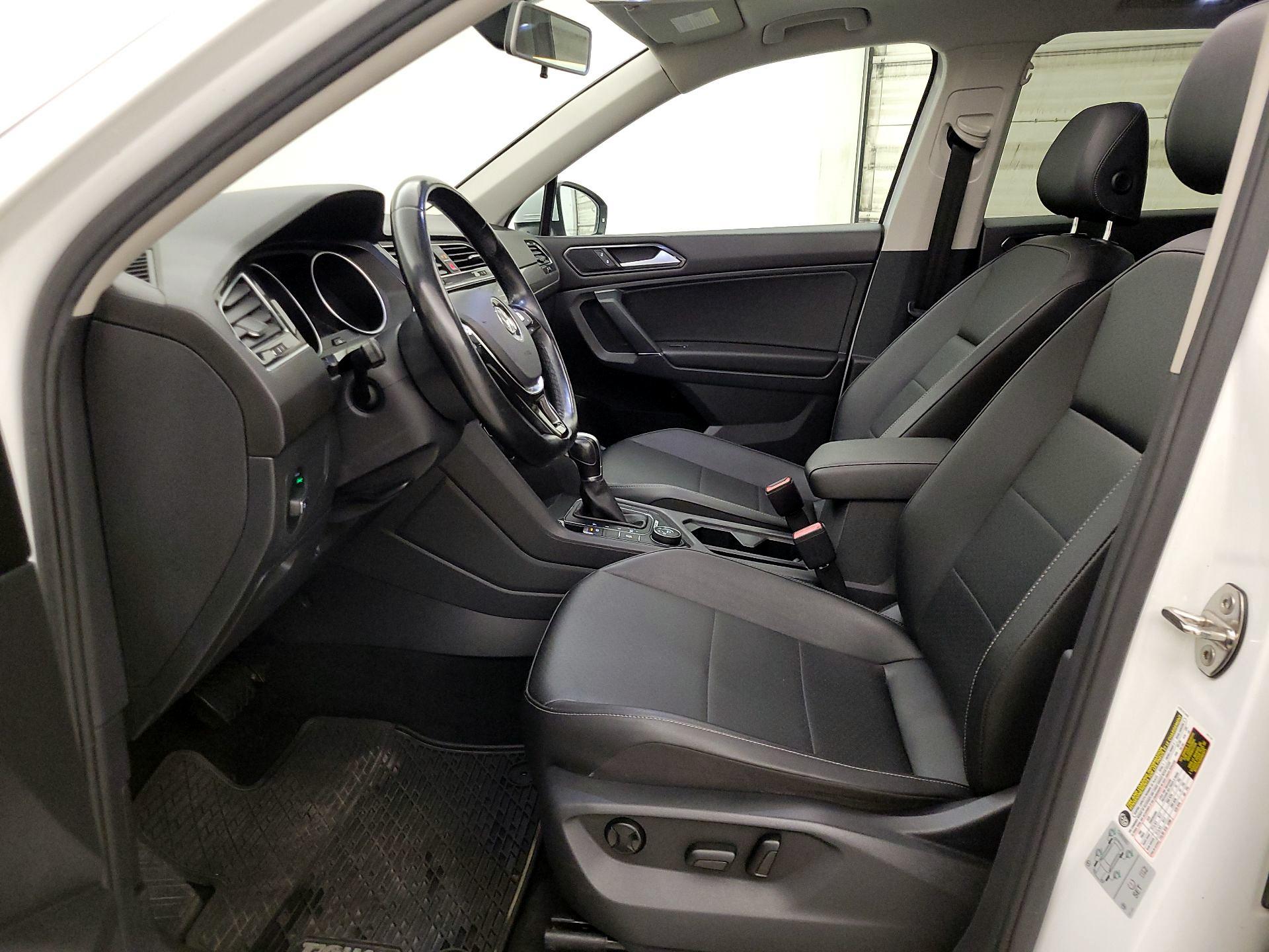Thumbnail: 2018 Volkswagen Tiguan - 11