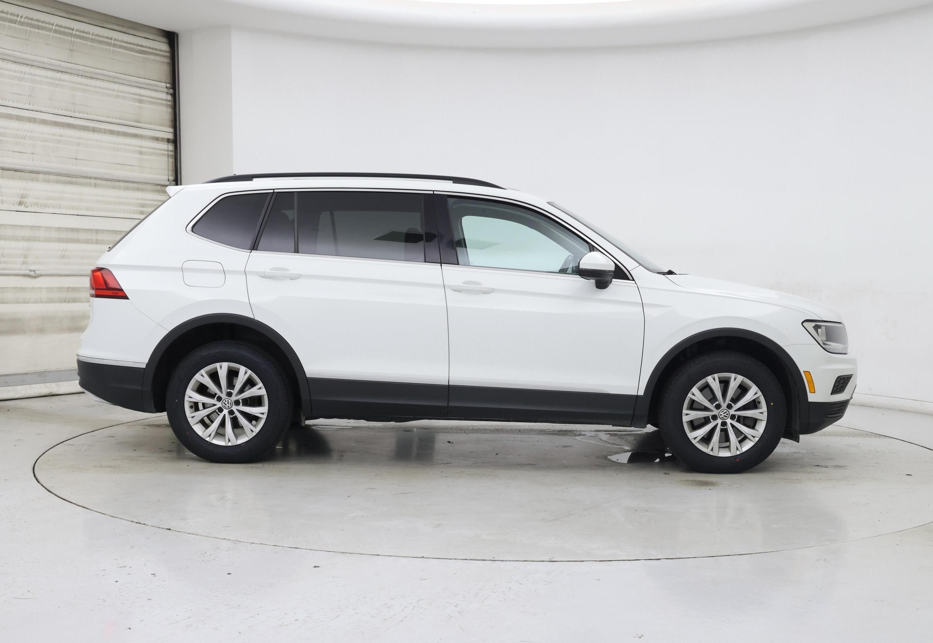 Thumbnail: 2018 Volkswagen Tiguan - 7