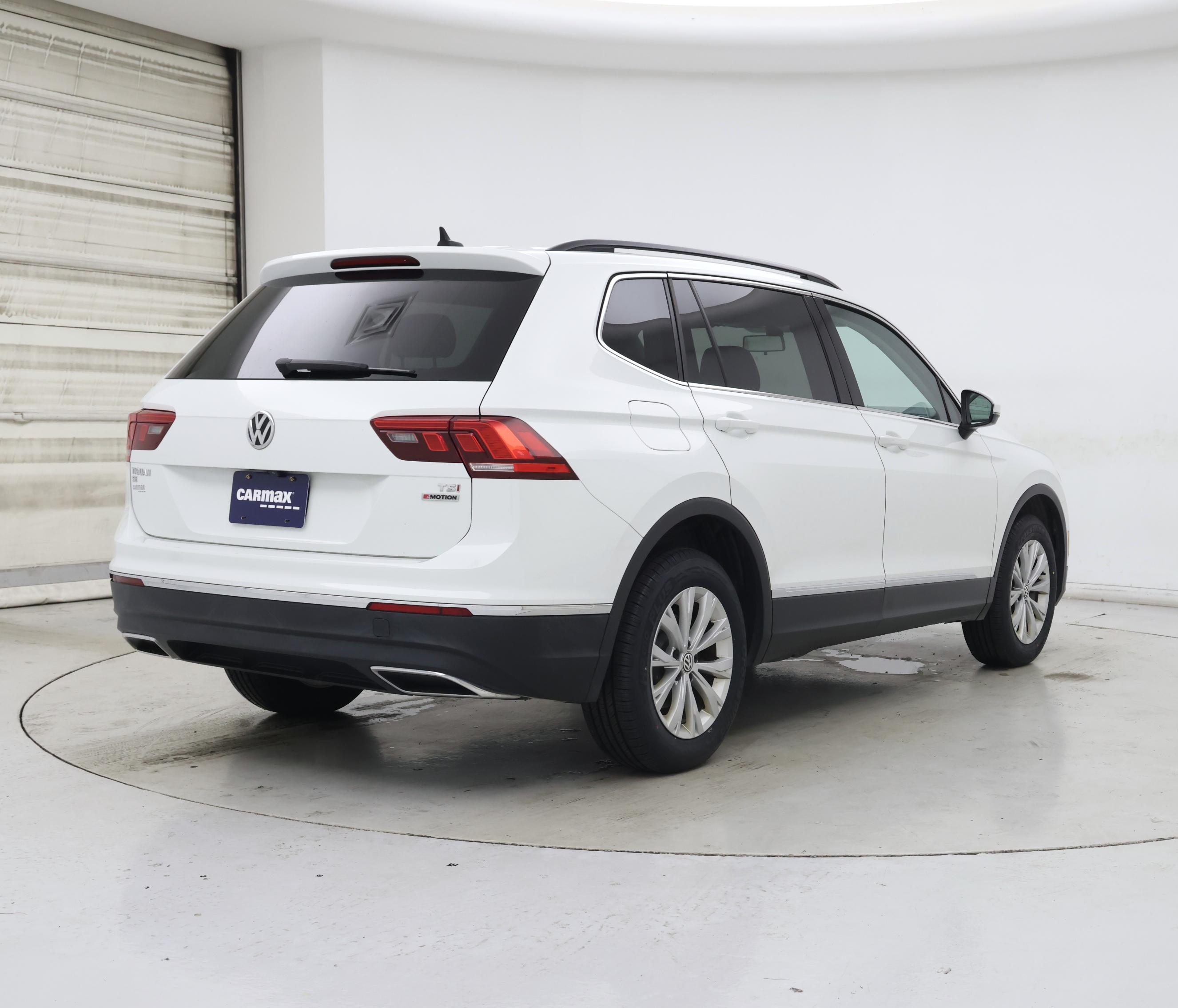 Thumbnail: 2018 Volkswagen Tiguan - 8