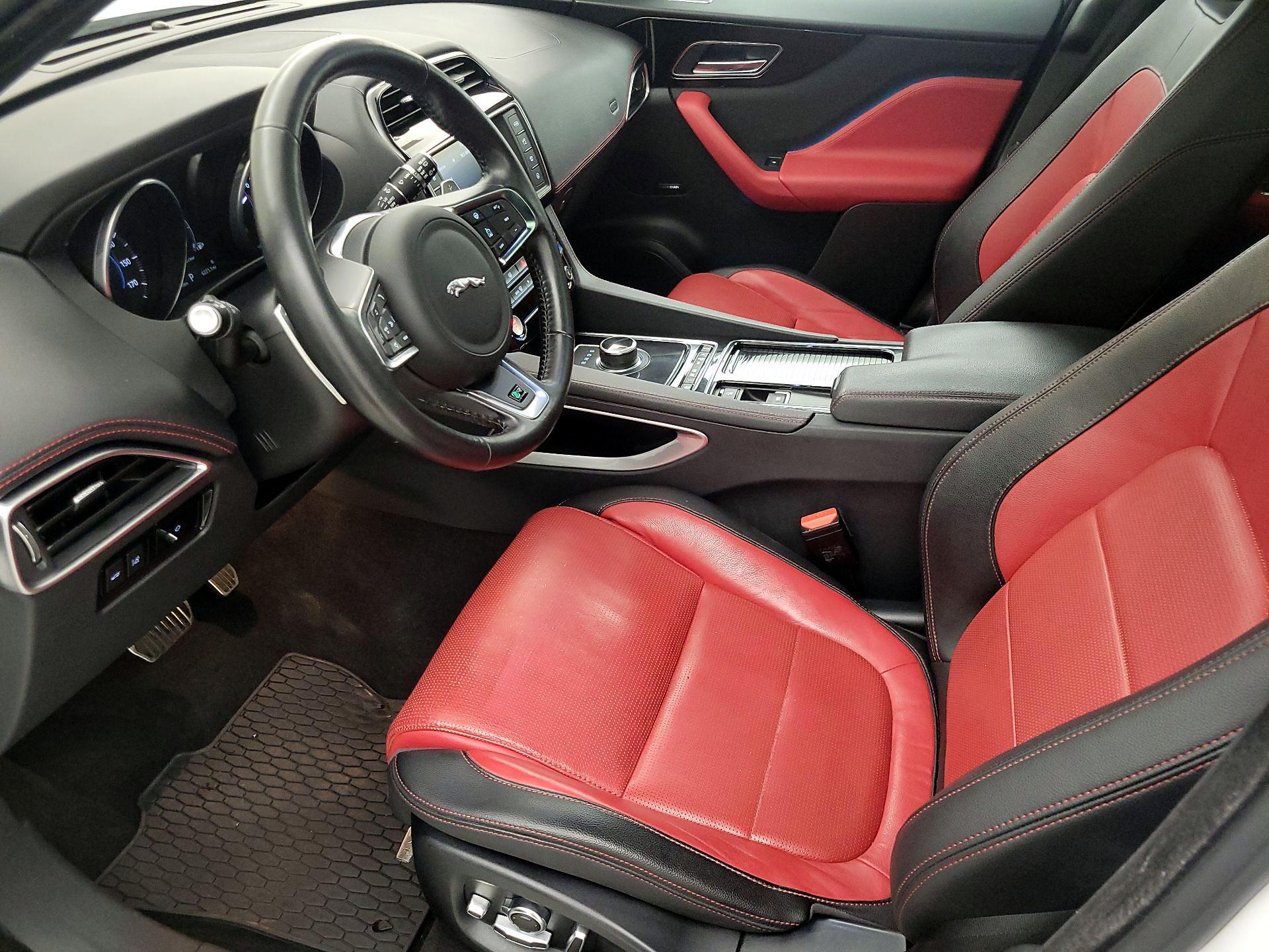 Thumbnail: 2018 Jaguar F-Pace - 9