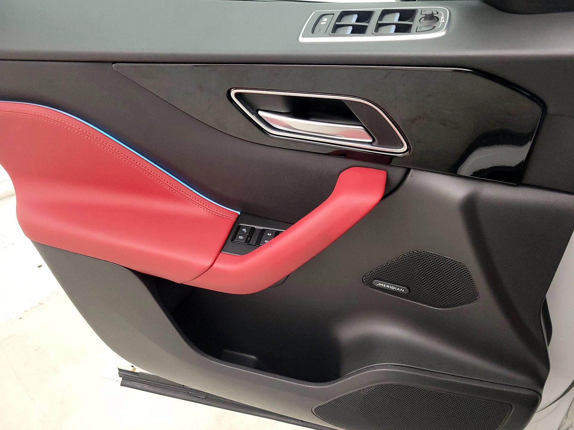 Thumbnail: 2018 Jaguar F-Pace - 10