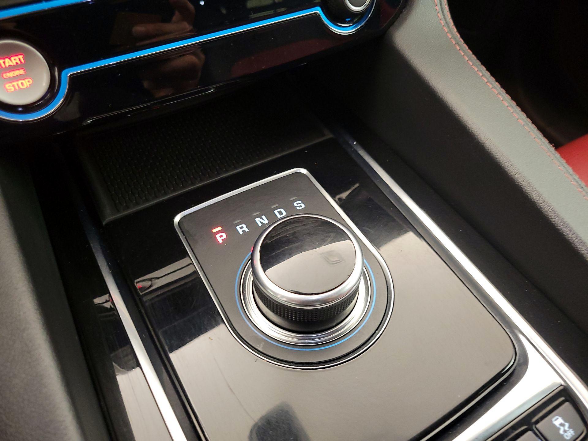 Thumbnail: 2018 Jaguar F-Pace - 15