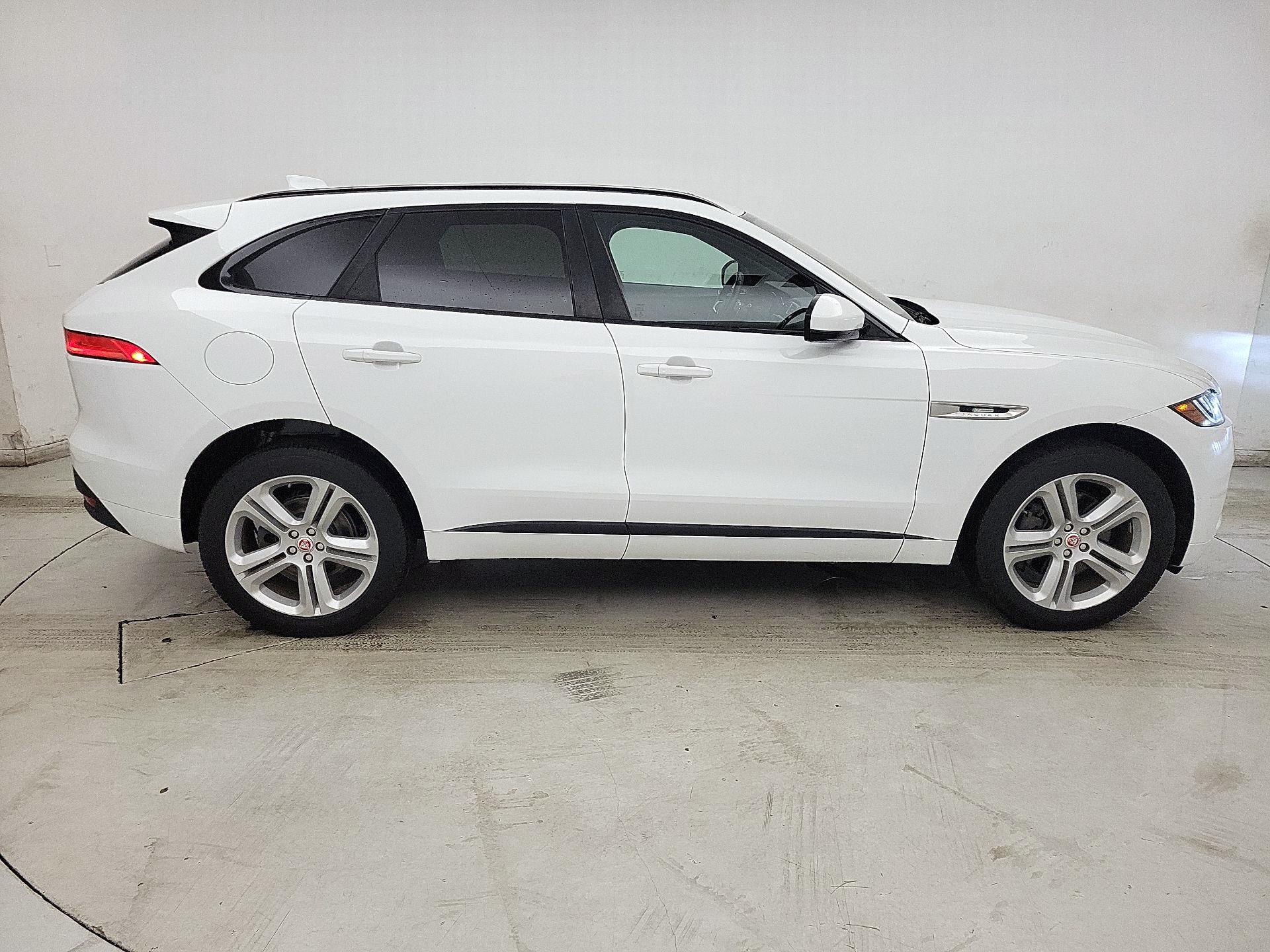 Thumbnail: 2018 Jaguar F-Pace - 4