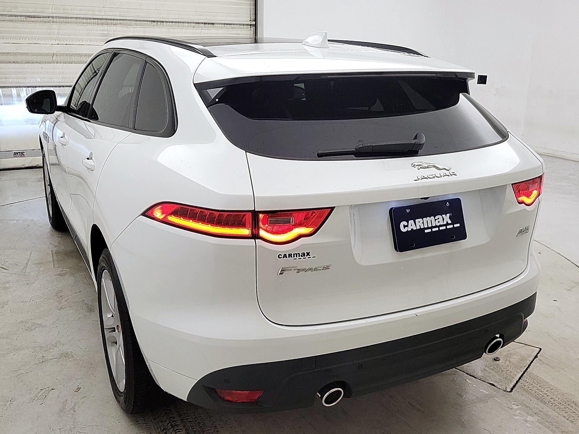 Thumbnail: 2018 Jaguar F-Pace - 7