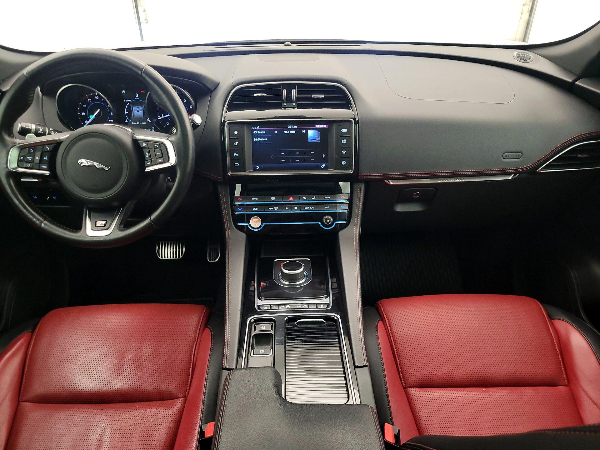 Thumbnail: 2018 Jaguar F-Pace - 8