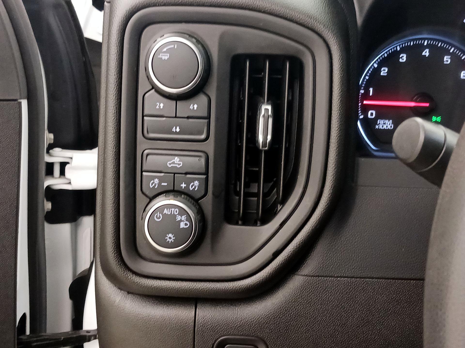 Thumbnail: 2021 Chevrolet Silverado 2500 - 13