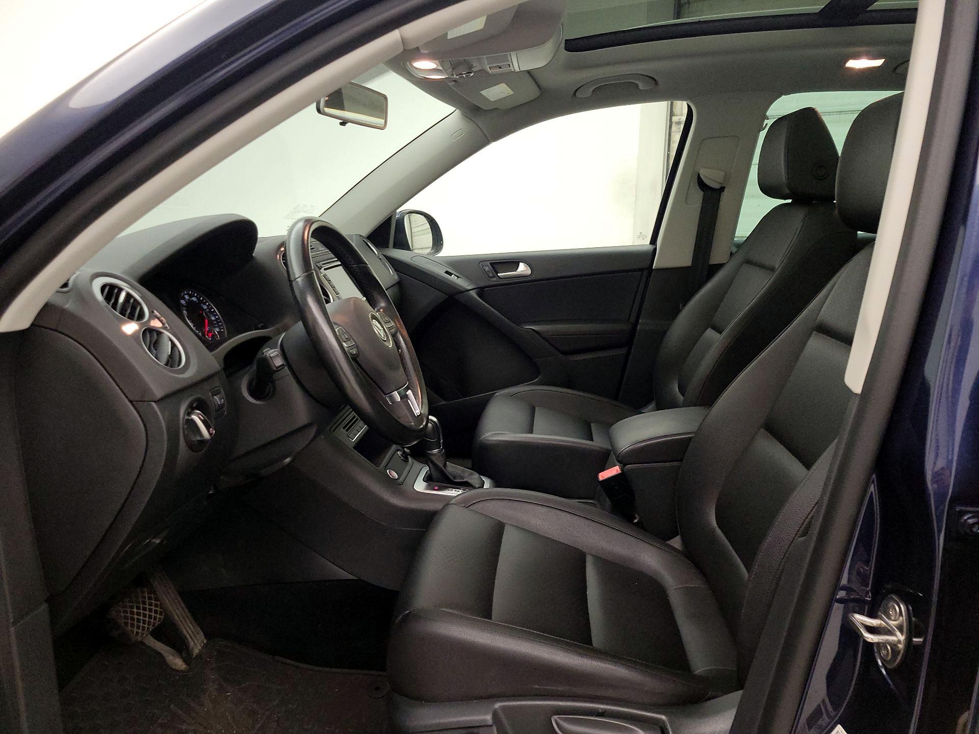 Thumbnail: 2015 Volkswagen Tiguan - 11