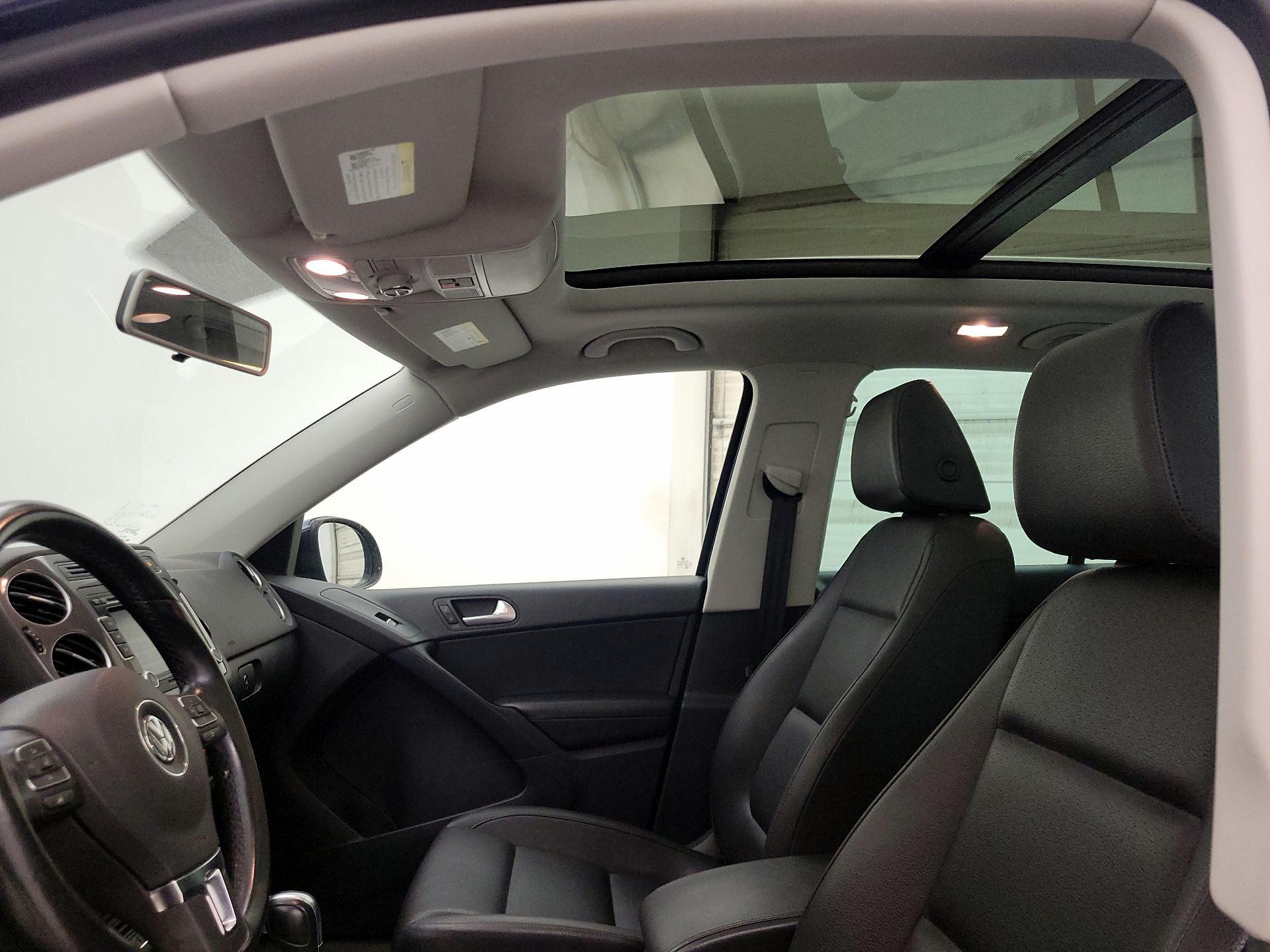 Thumbnail: 2015 Volkswagen Tiguan - 19