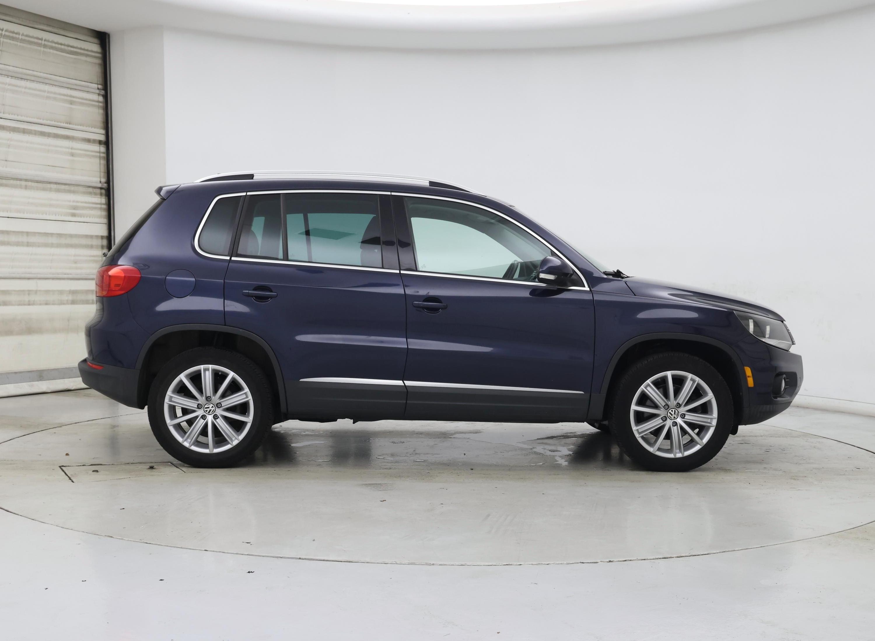 Thumbnail: 2015 Volkswagen Tiguan - 7