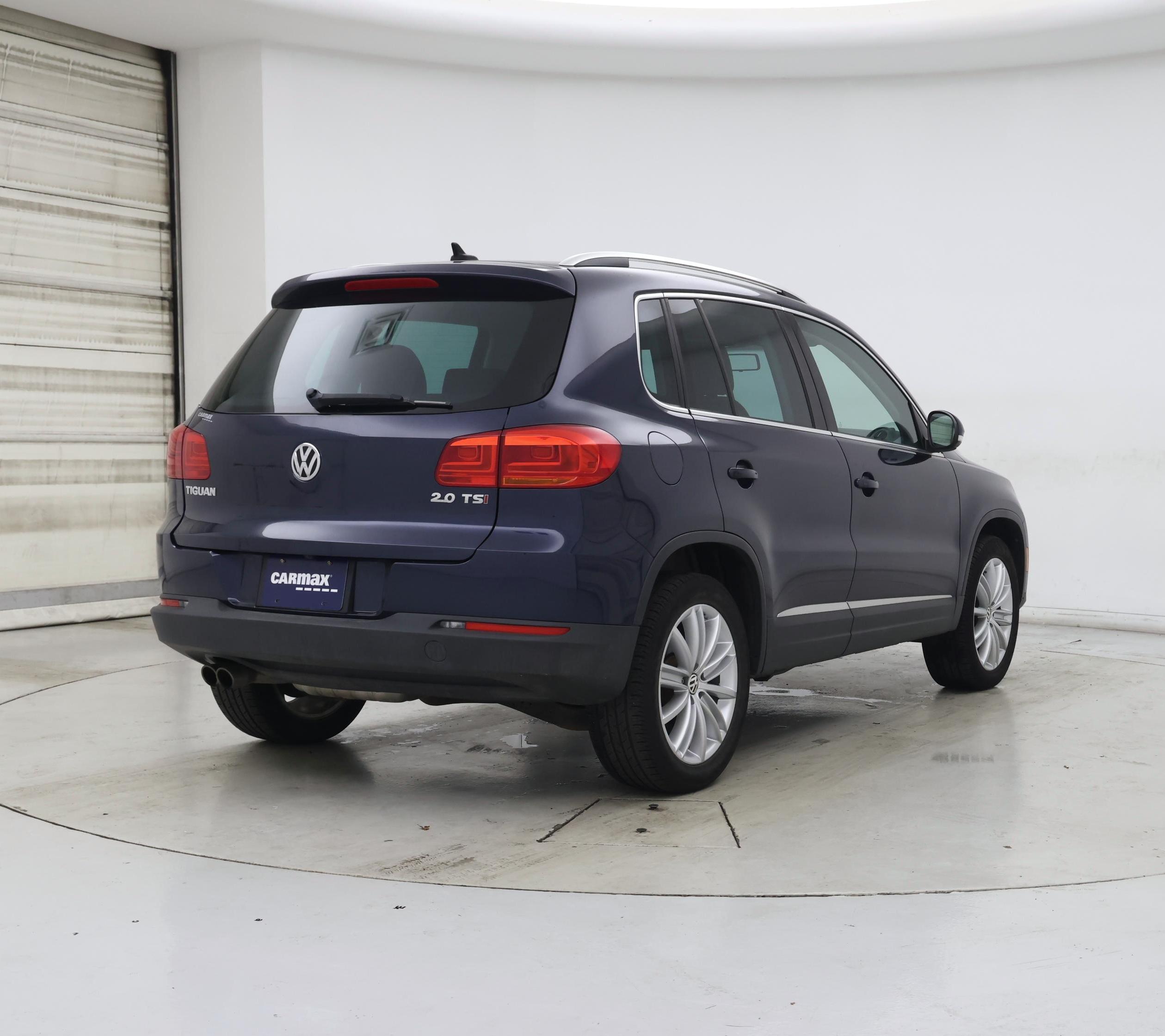 Thumbnail: 2015 Volkswagen Tiguan - 8