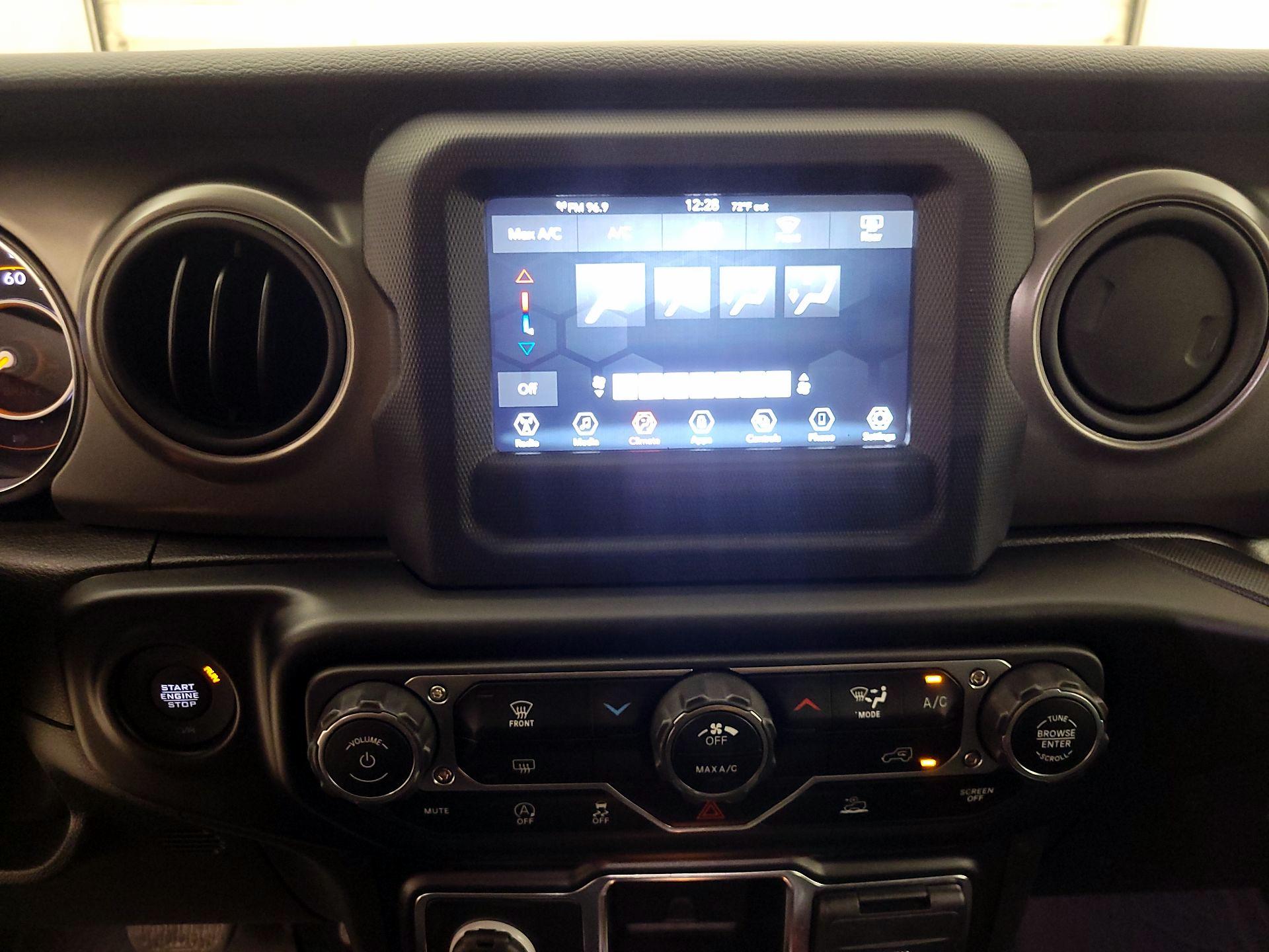 Thumbnail: 2022 Jeep Wrangler - 16