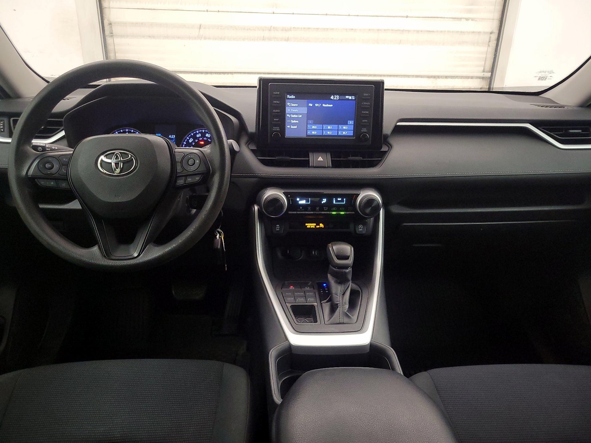 Thumbnail: 2019 Toyota RAV4 - 9