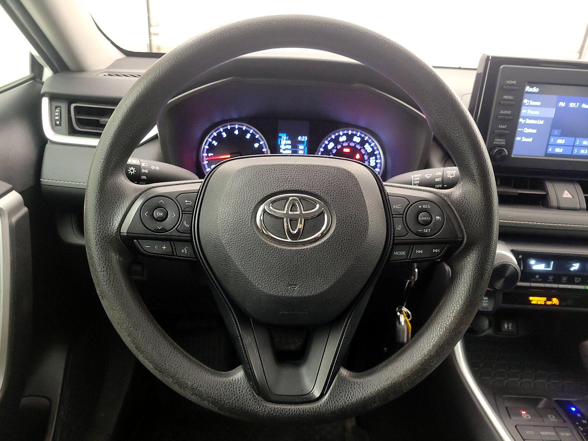 Thumbnail: 2019 Toyota RAV4 - 10