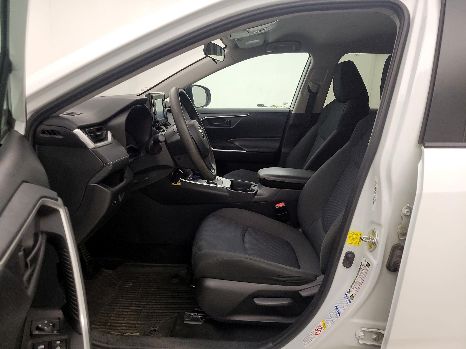 Thumbnail: 2019 Toyota RAV4 - 11
