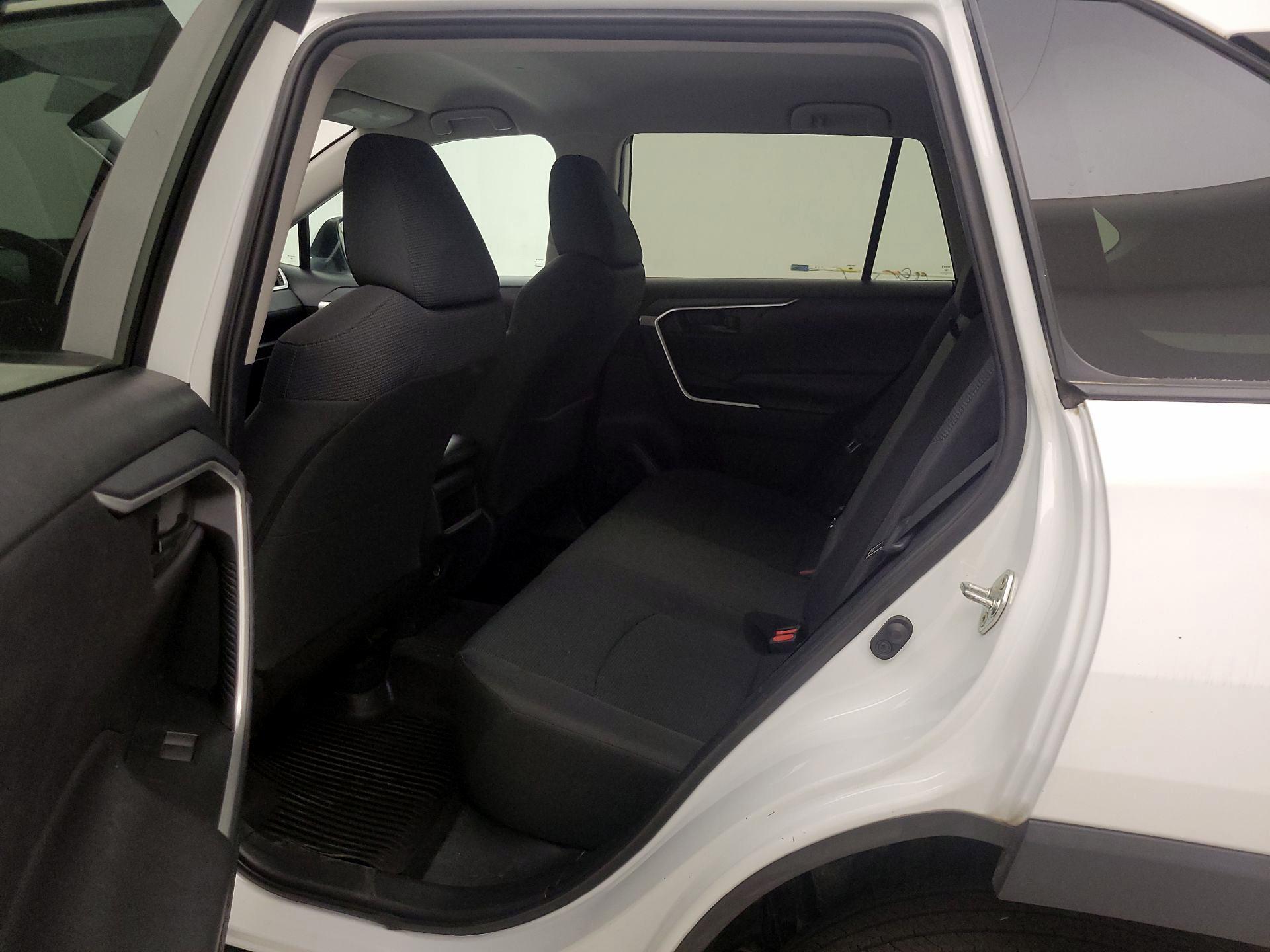 Thumbnail: 2019 Toyota RAV4 - 19