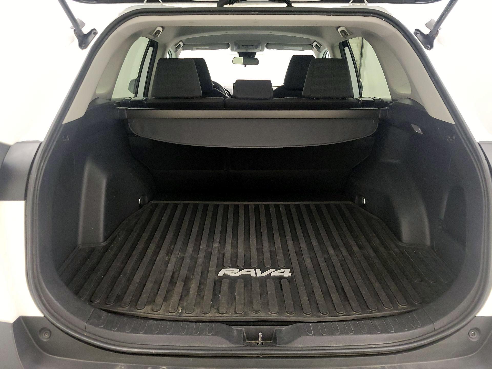 Thumbnail: 2019 Toyota RAV4 - 20