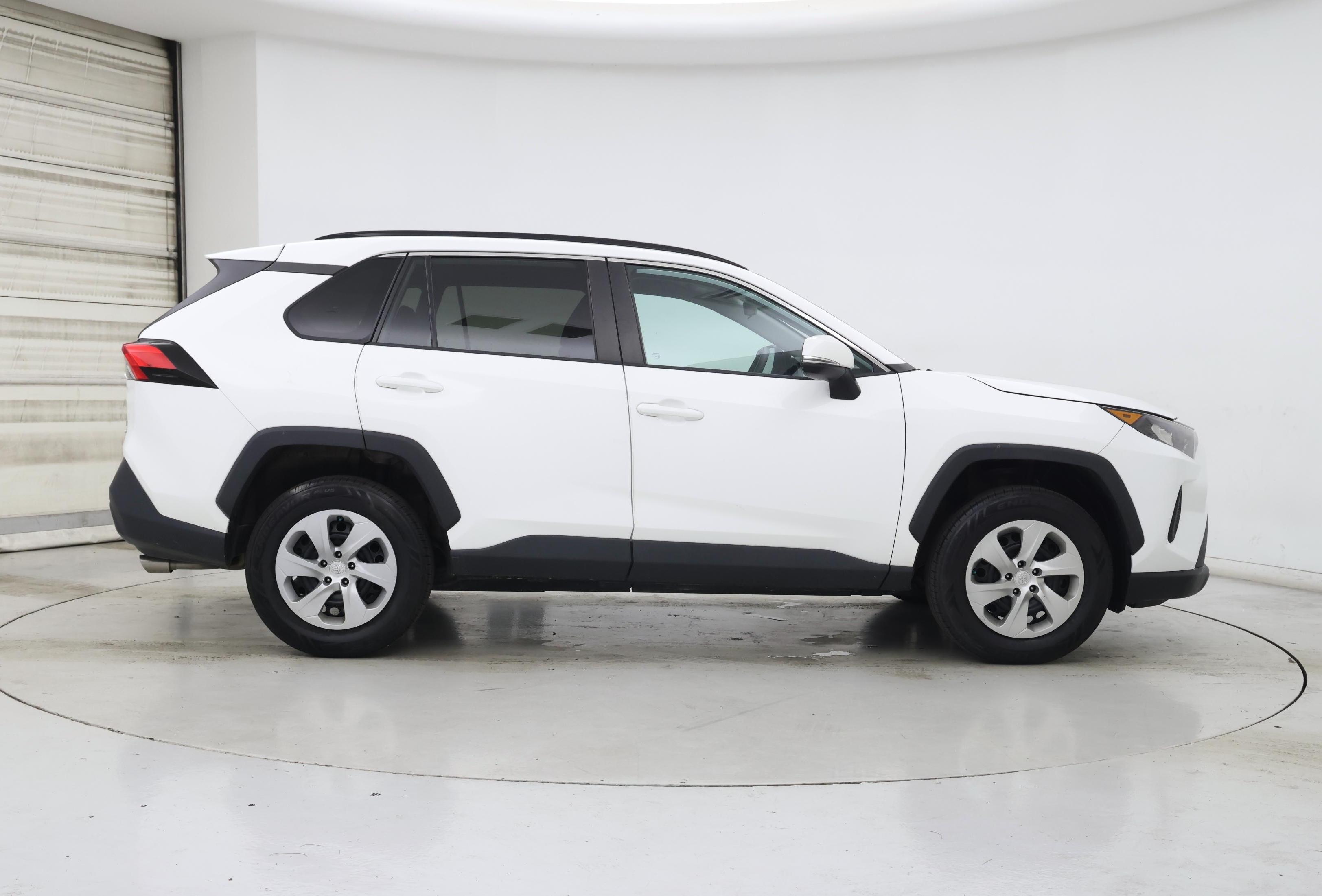 Thumbnail: 2019 Toyota RAV4 - 7