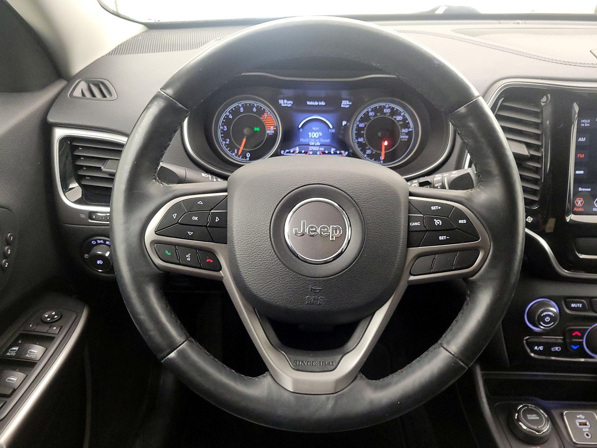Thumbnail: 2019 Jeep Cherokee - 10