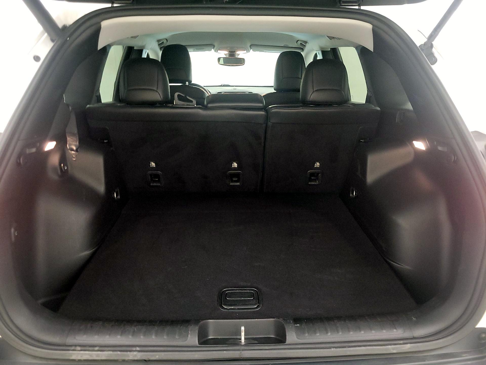 Thumbnail: 2019 Jeep Cherokee - 20