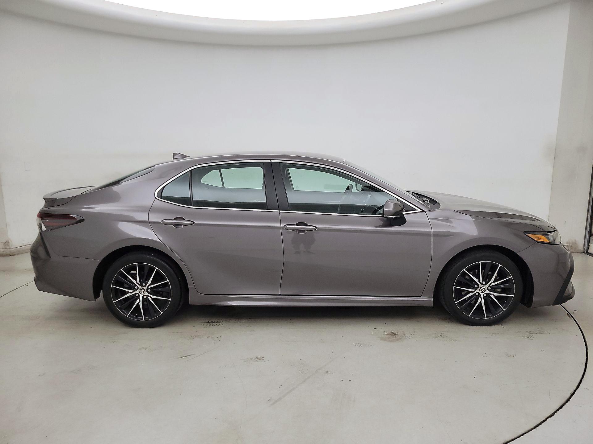 Thumbnail: 2022 Toyota Camry - 4