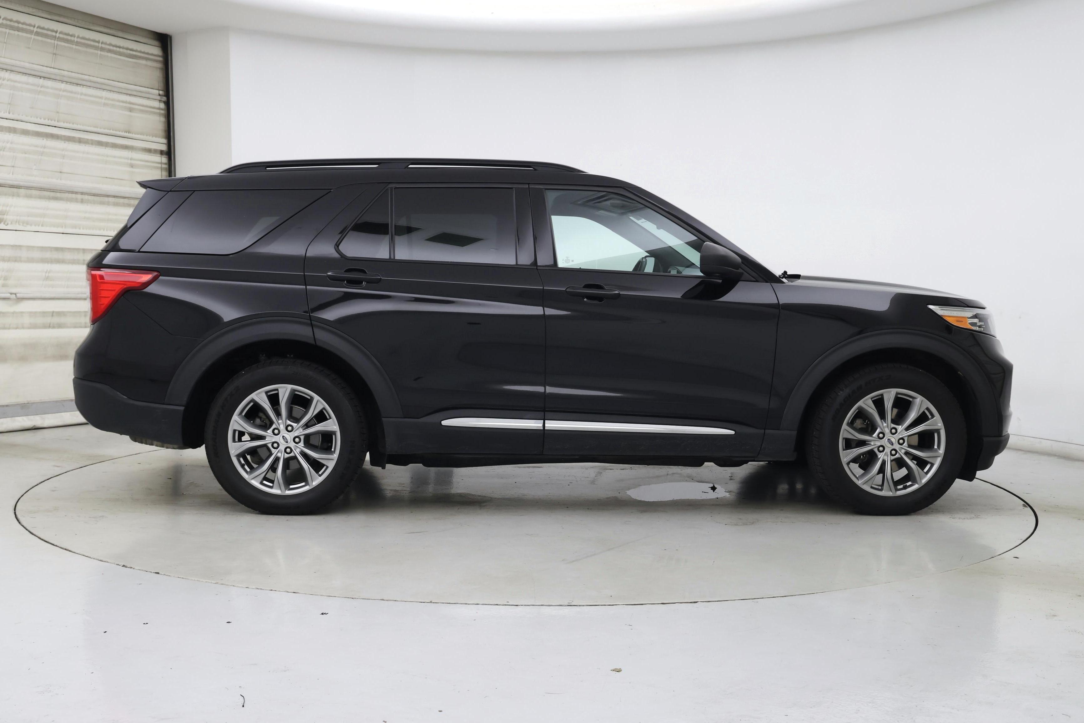 Thumbnail: 2020 Ford Explorer - 7