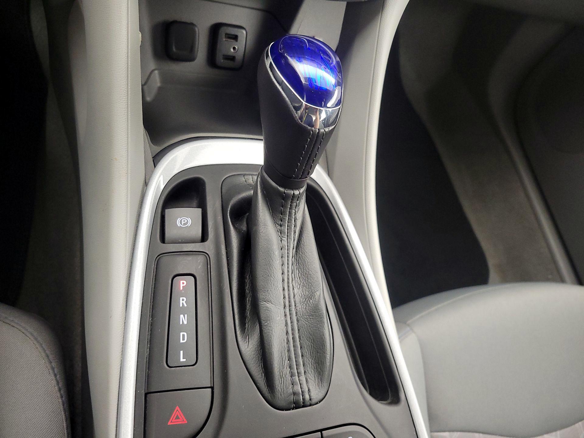 Thumbnail: 2016 Chevrolet Volt - 17