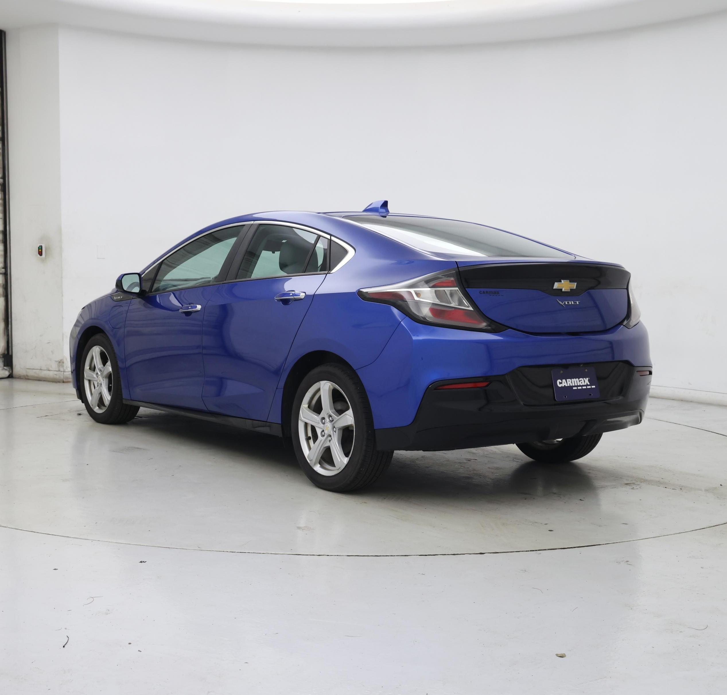 Thumbnail: 2016 Chevrolet Volt - 2