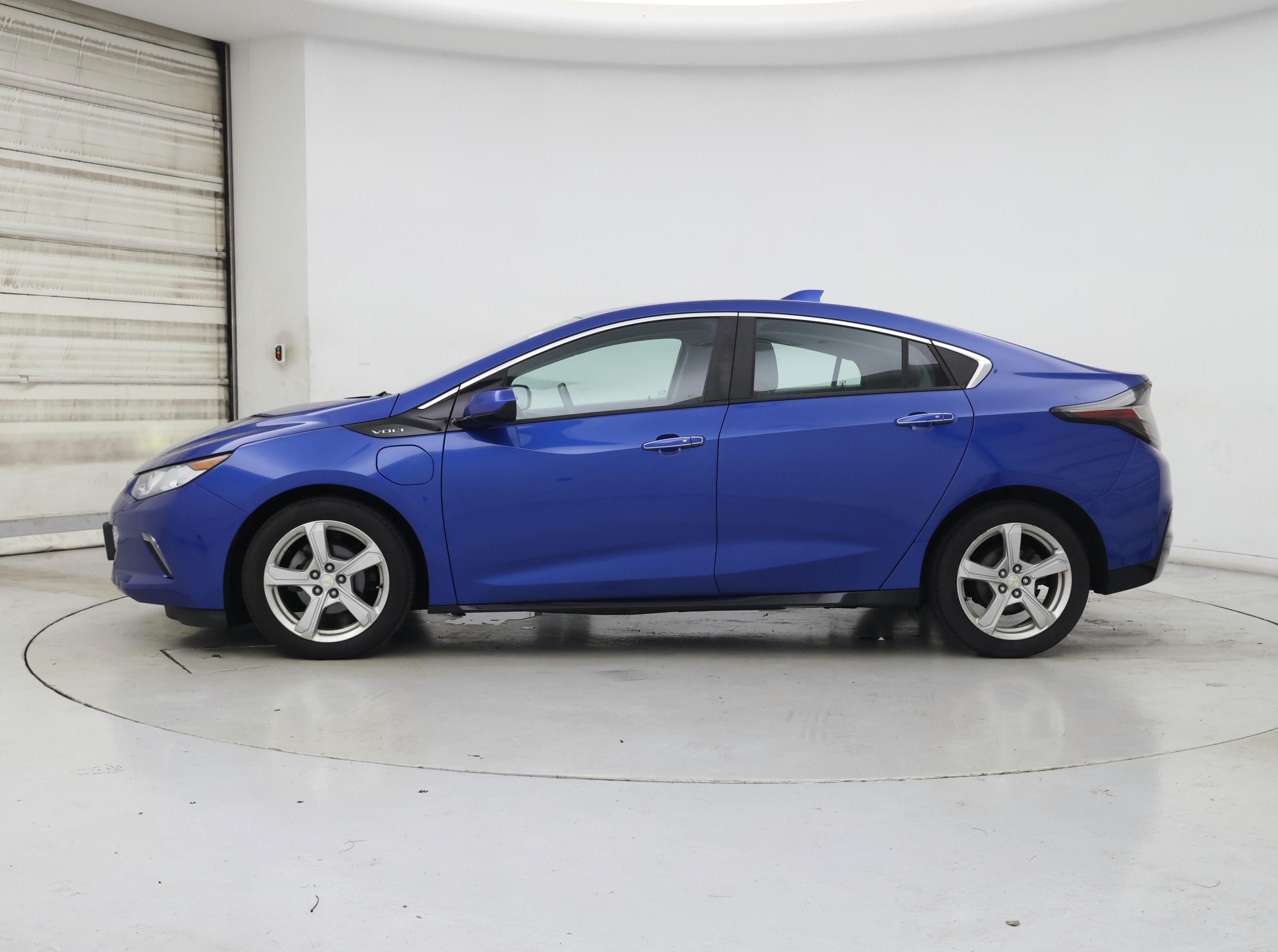 Thumbnail: 2016 Chevrolet Volt - 3