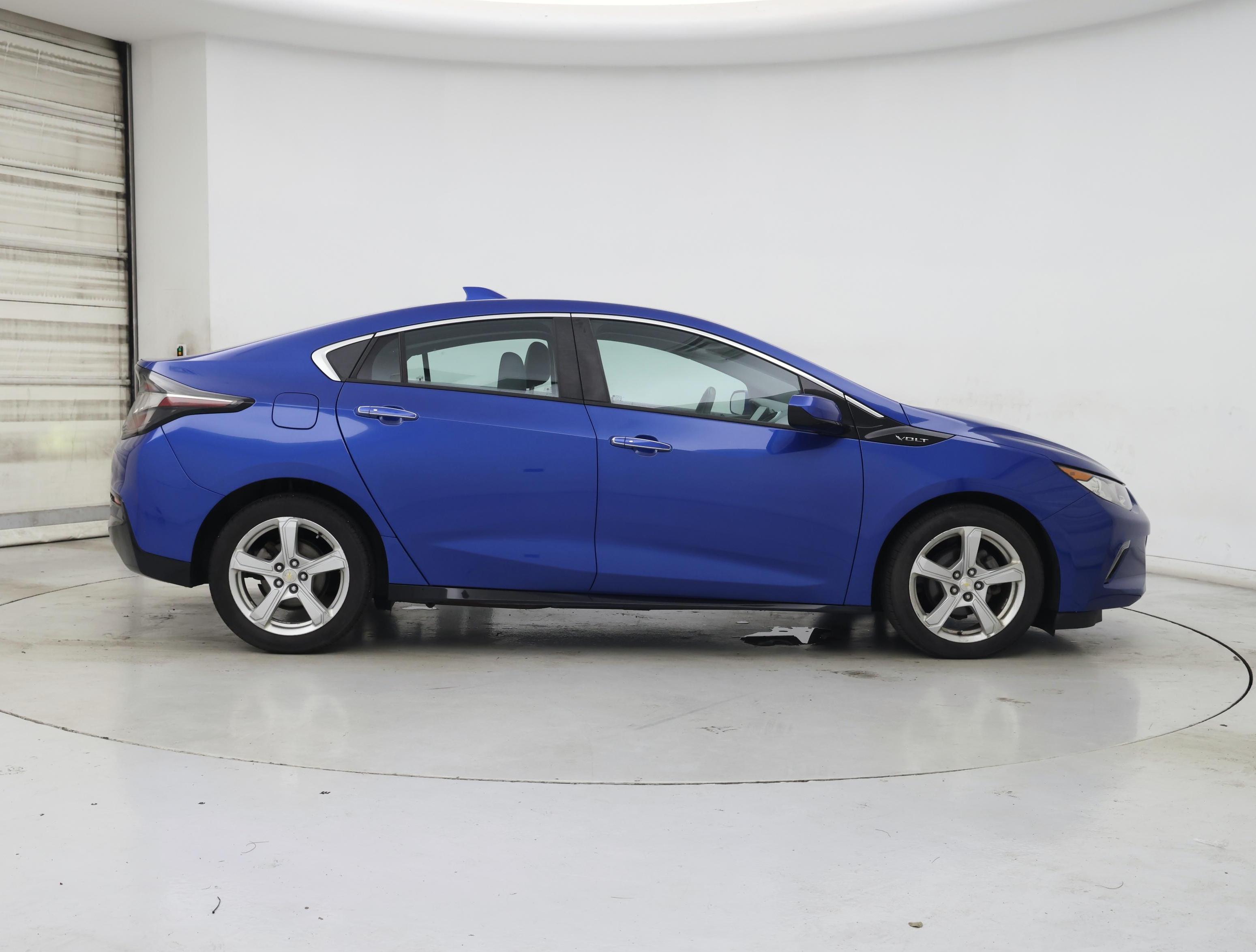 Thumbnail: 2016 Chevrolet Volt - 7