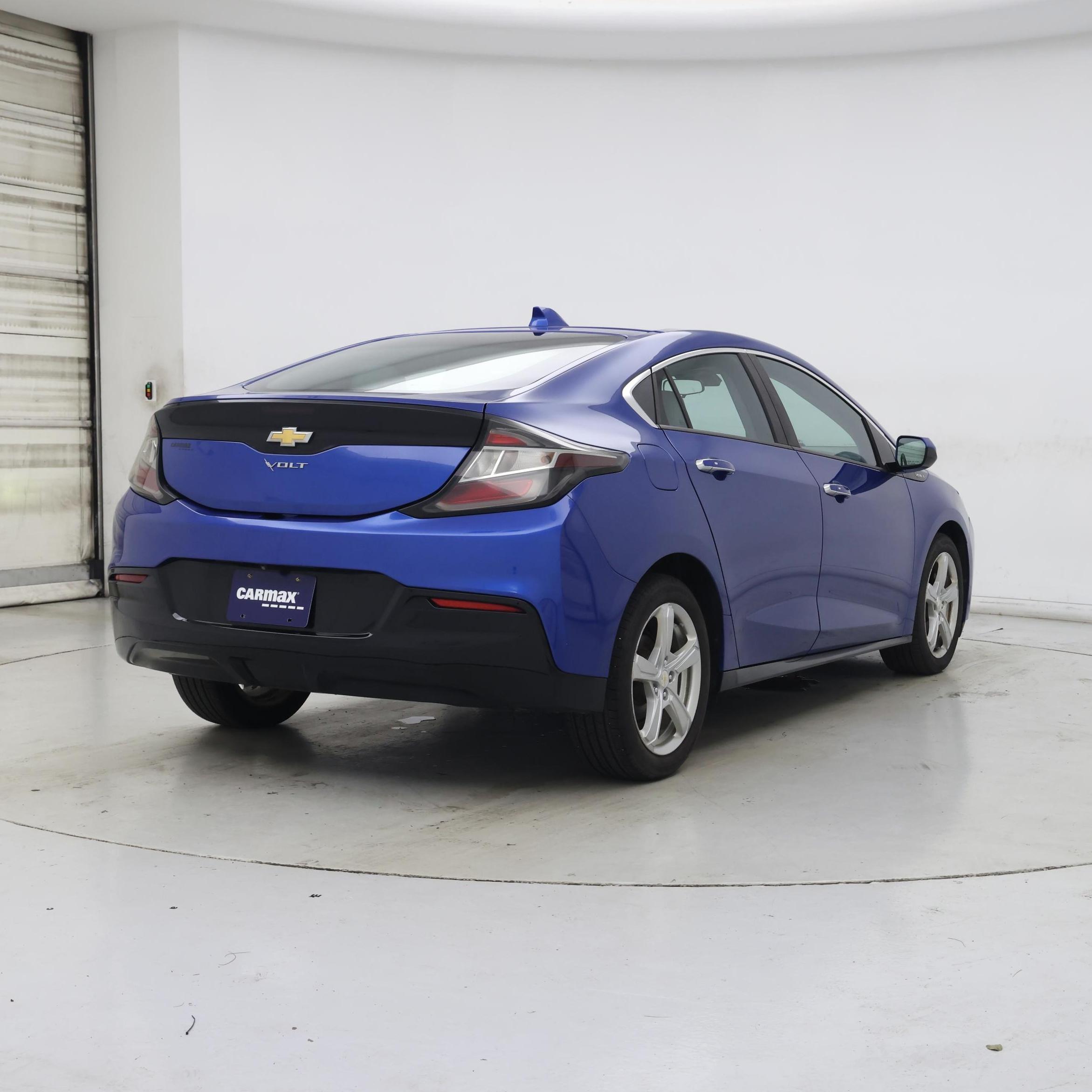 Thumbnail: 2016 Chevrolet Volt - 8