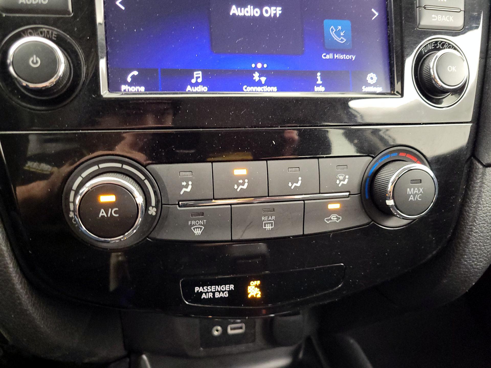 Thumbnail: 2019 Nissan Rogue - 16