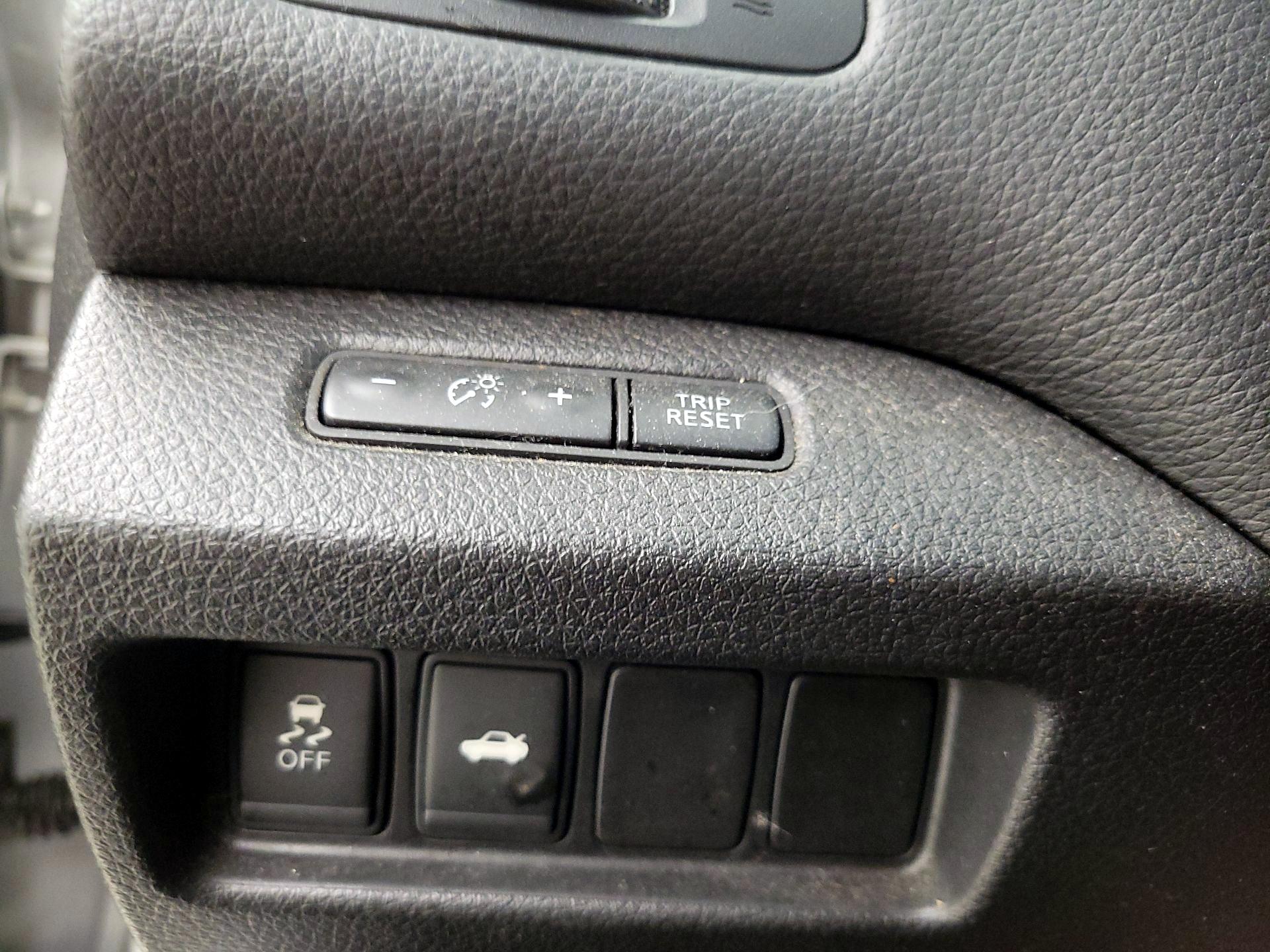 Thumbnail: 2014 Nissan Altima - 13