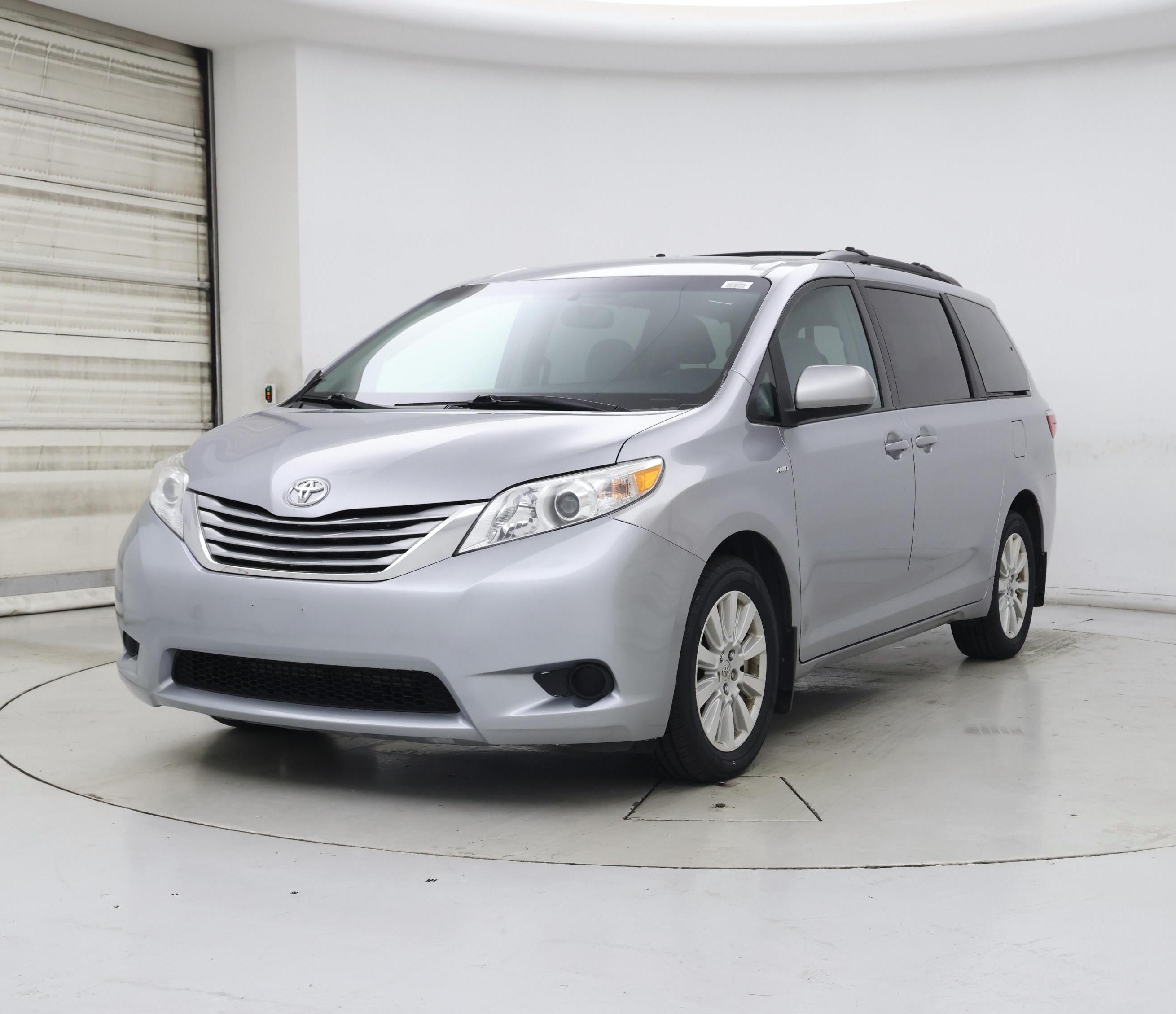 Thumbnail: 2017 Toyota Sienna - 4