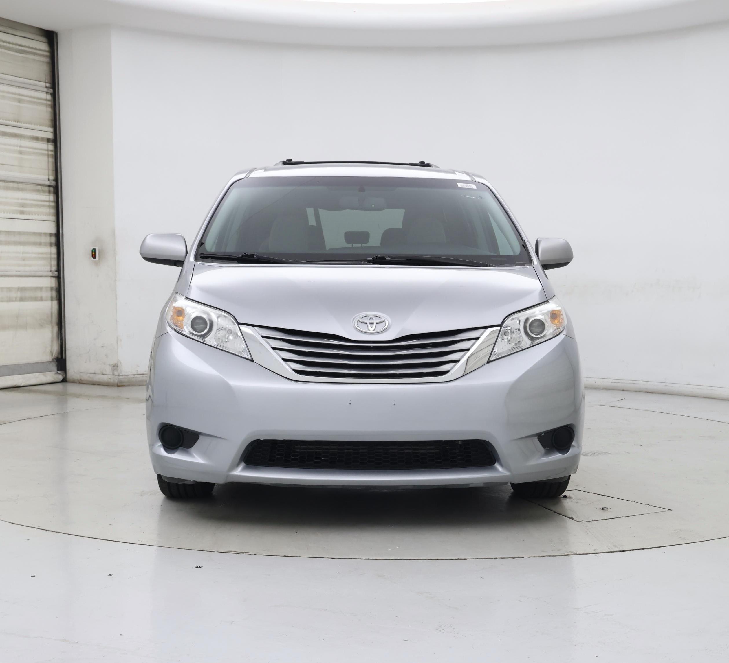 Thumbnail: 2017 Toyota Sienna - 5