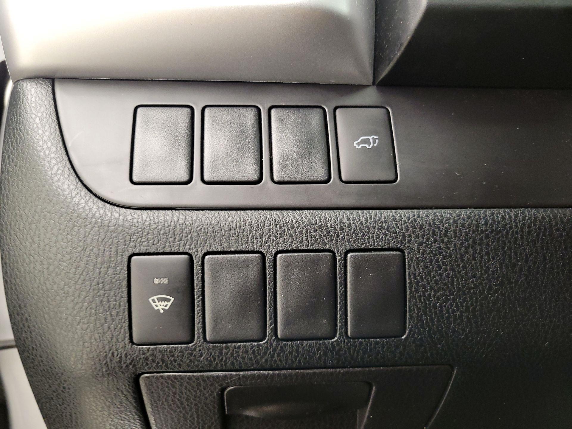Thumbnail: 2016 Toyota Highlander - 13